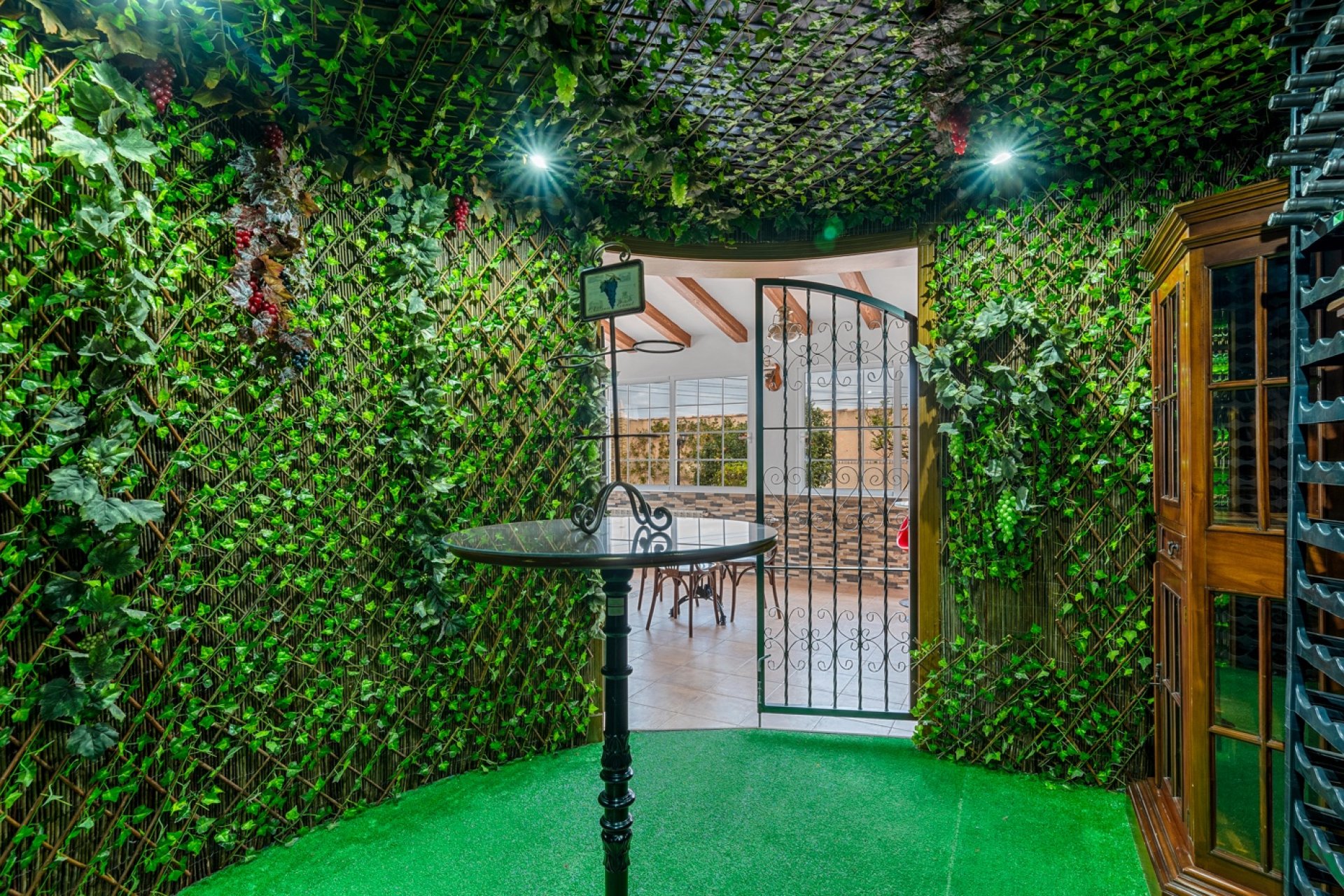 Resale - Villa -
Torrevieja