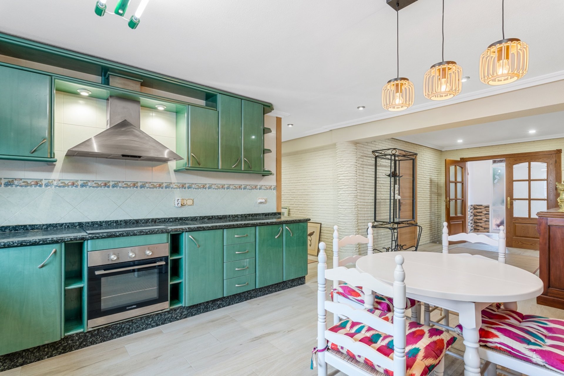 Resale - Villa -
Torrevieja