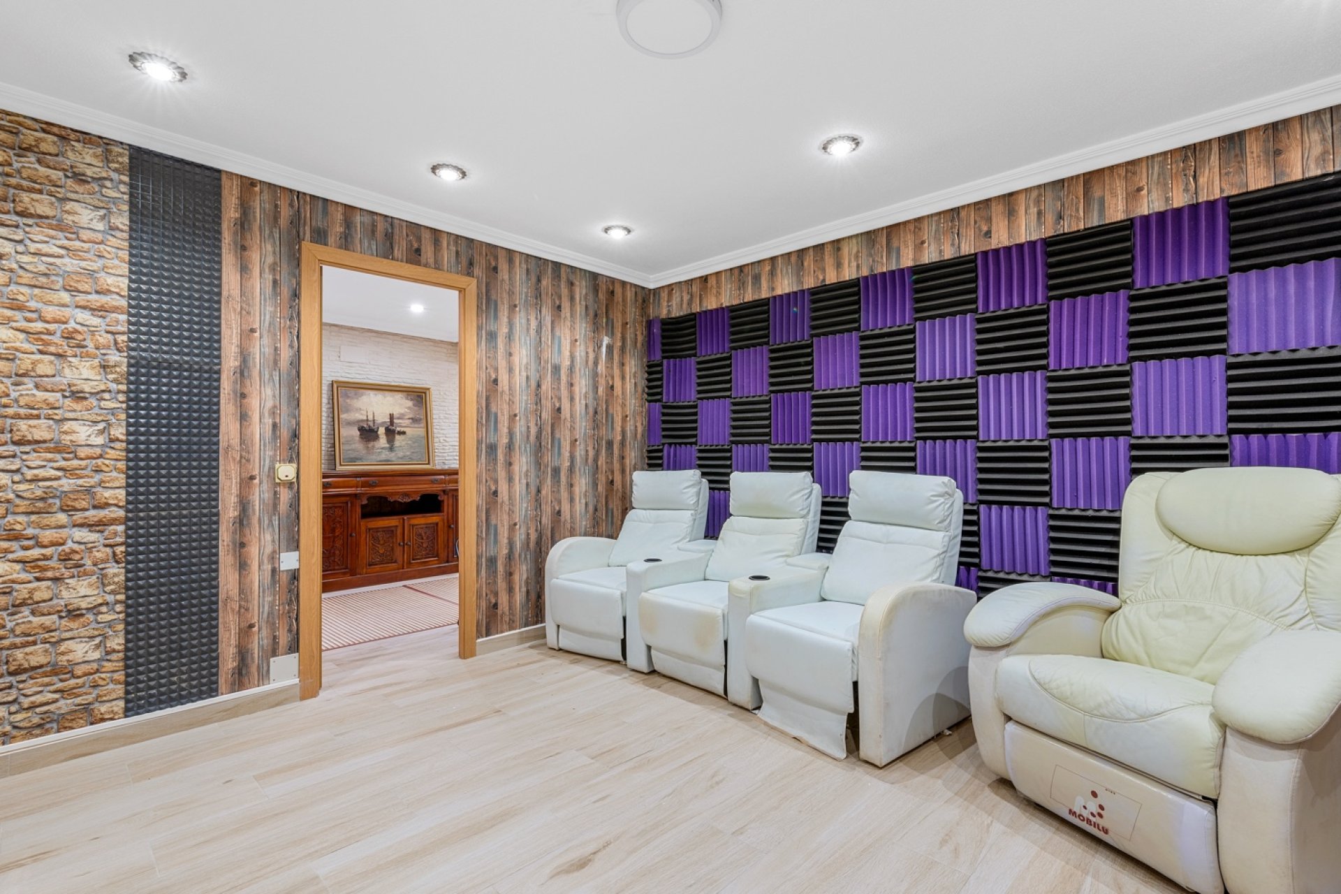 Resale - Villa -
Torrevieja