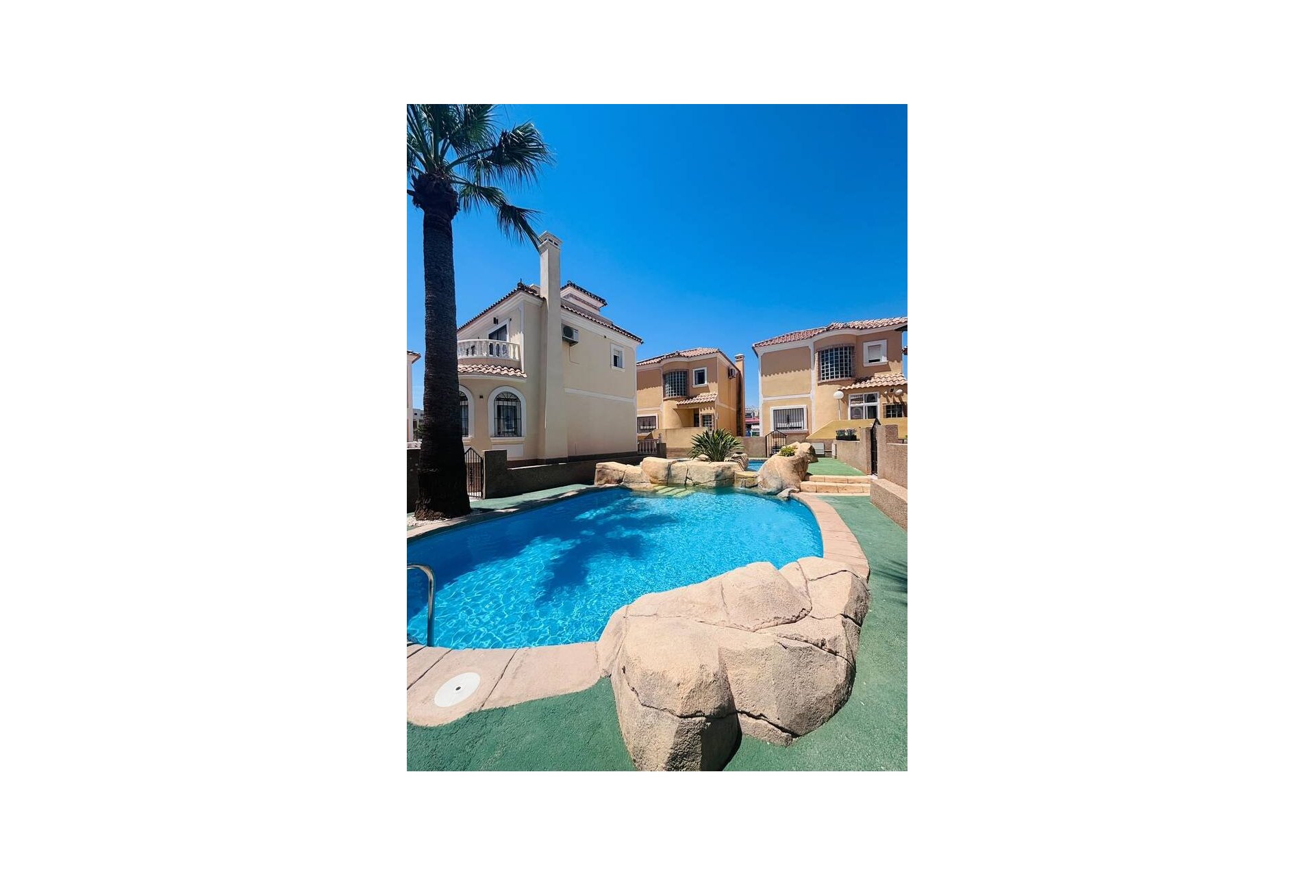 Resale - Villa -
Villamartin - Blue Lagoon