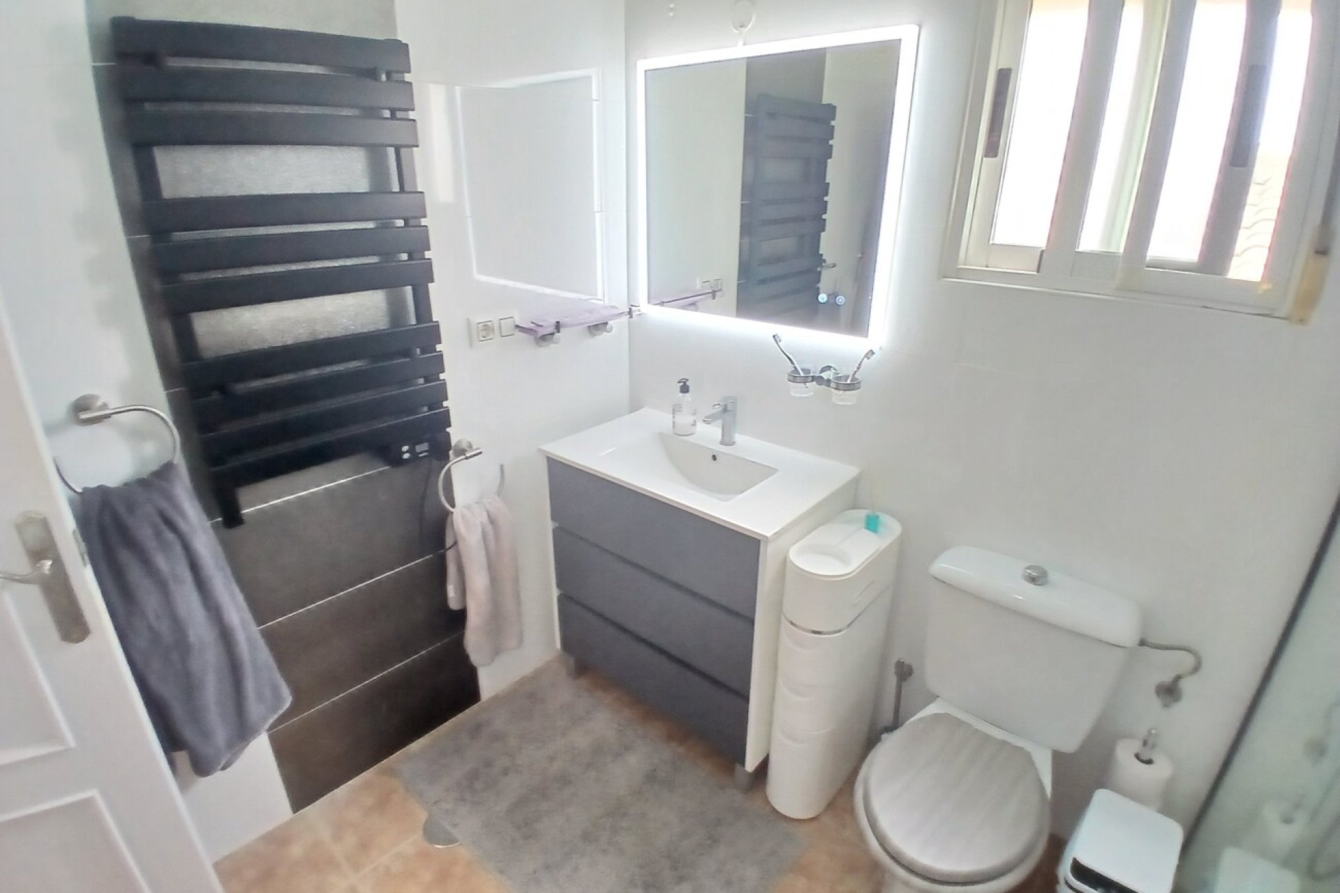 Resale - Villa -
Villamartin - Costa Blanca