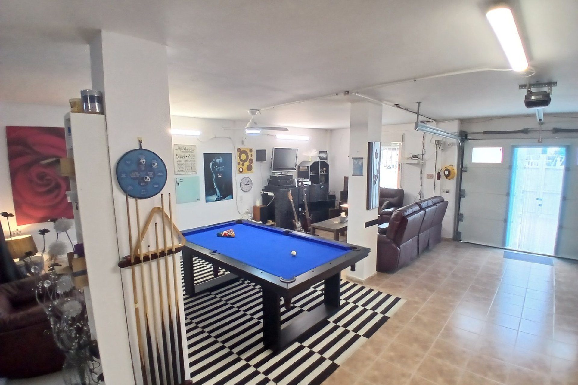 Resale - Villa -
Villamartin - Costa Blanca