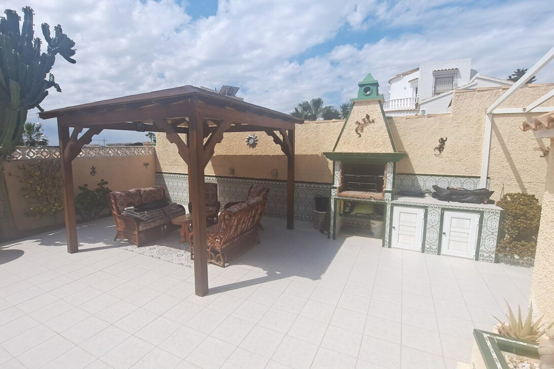 Resale - Villa -
Villamartin - El Presidente