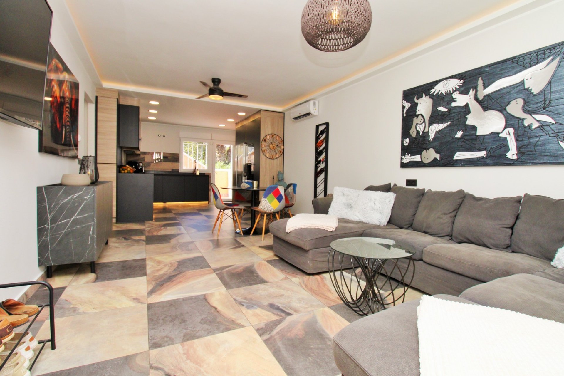 Resale - Villa -
Villamartin - Las Violetas