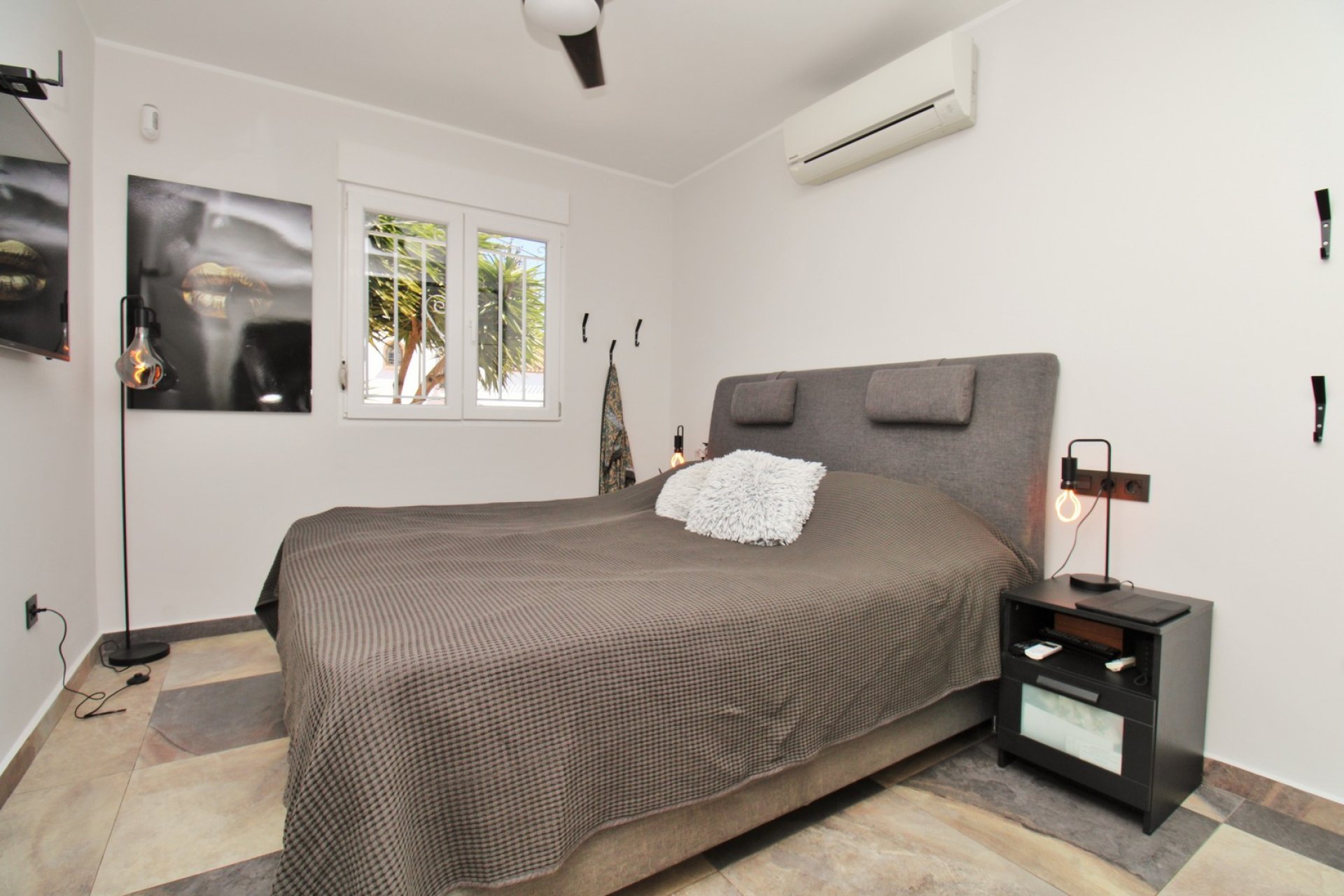 Resale - Villa -
Villamartin - Las Violetas
