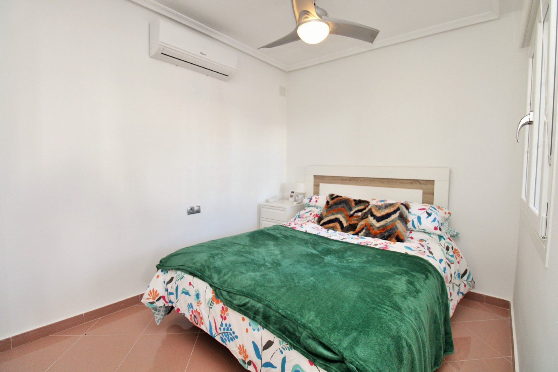 Resale - Villa -
Villamartin - Los Dolses