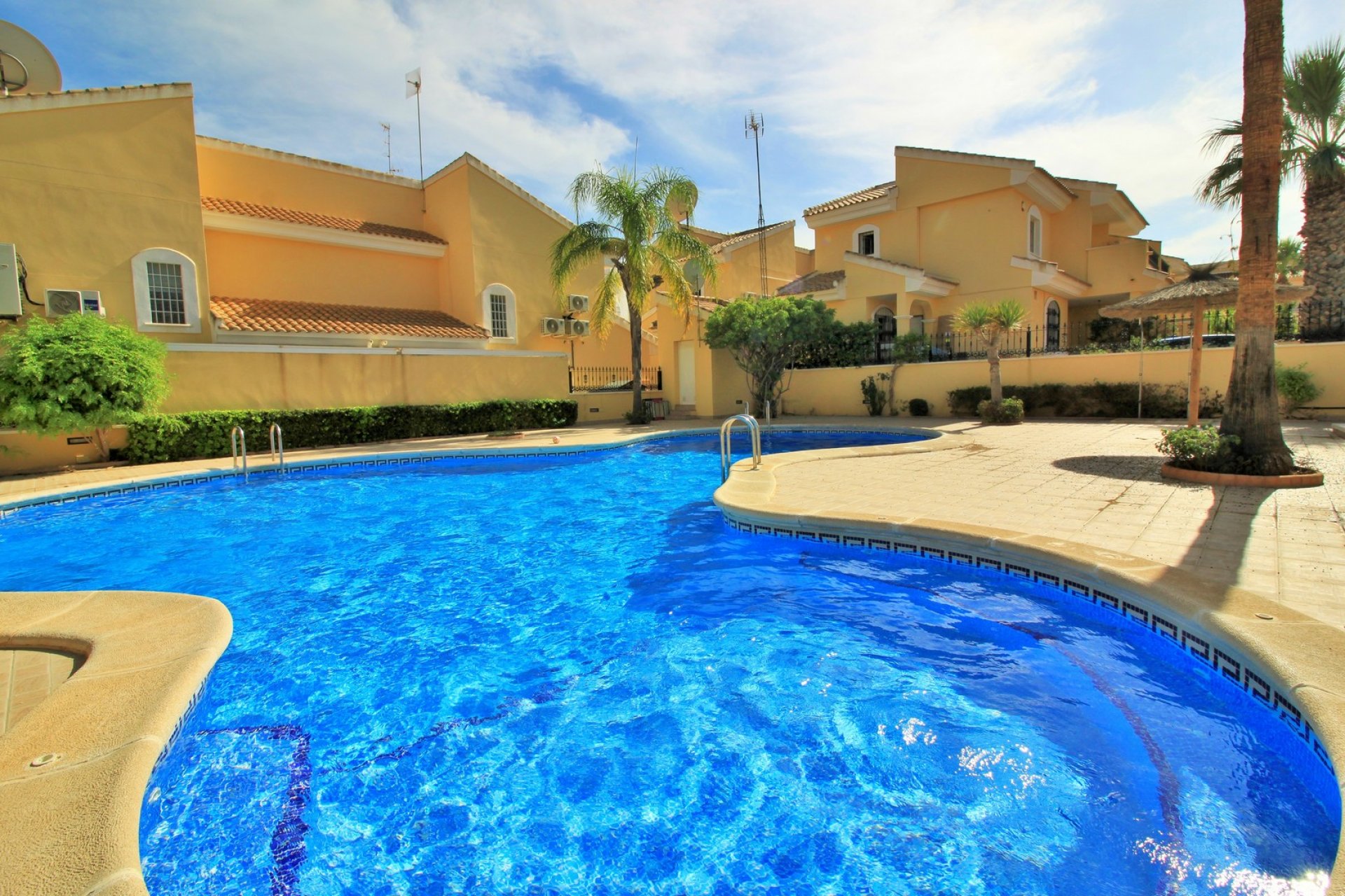 Resale - Villa -
Villamartin - Los Dolses