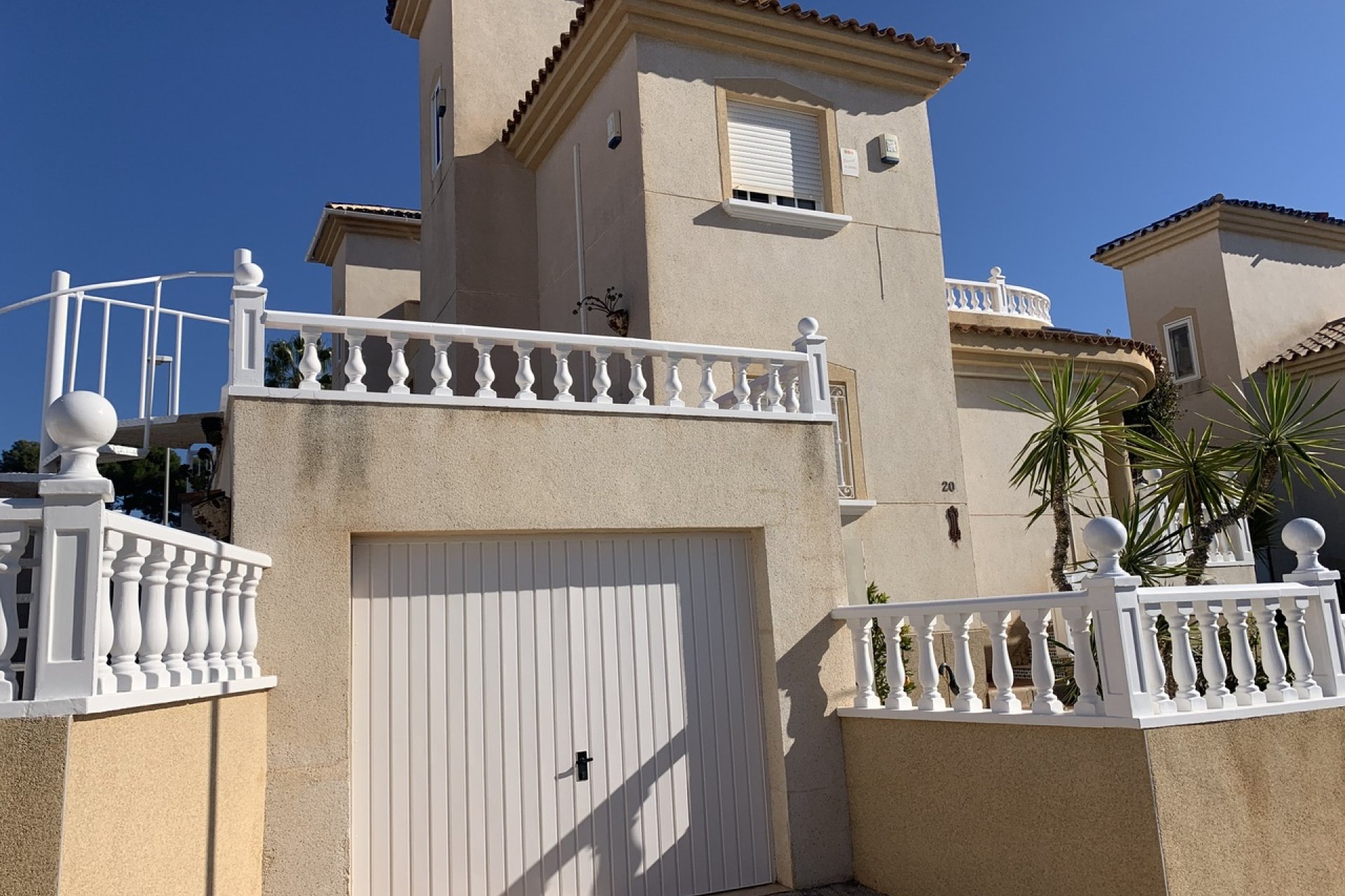 Resale - Villa -
Villamartin, Orihuela Costa - Villamartín