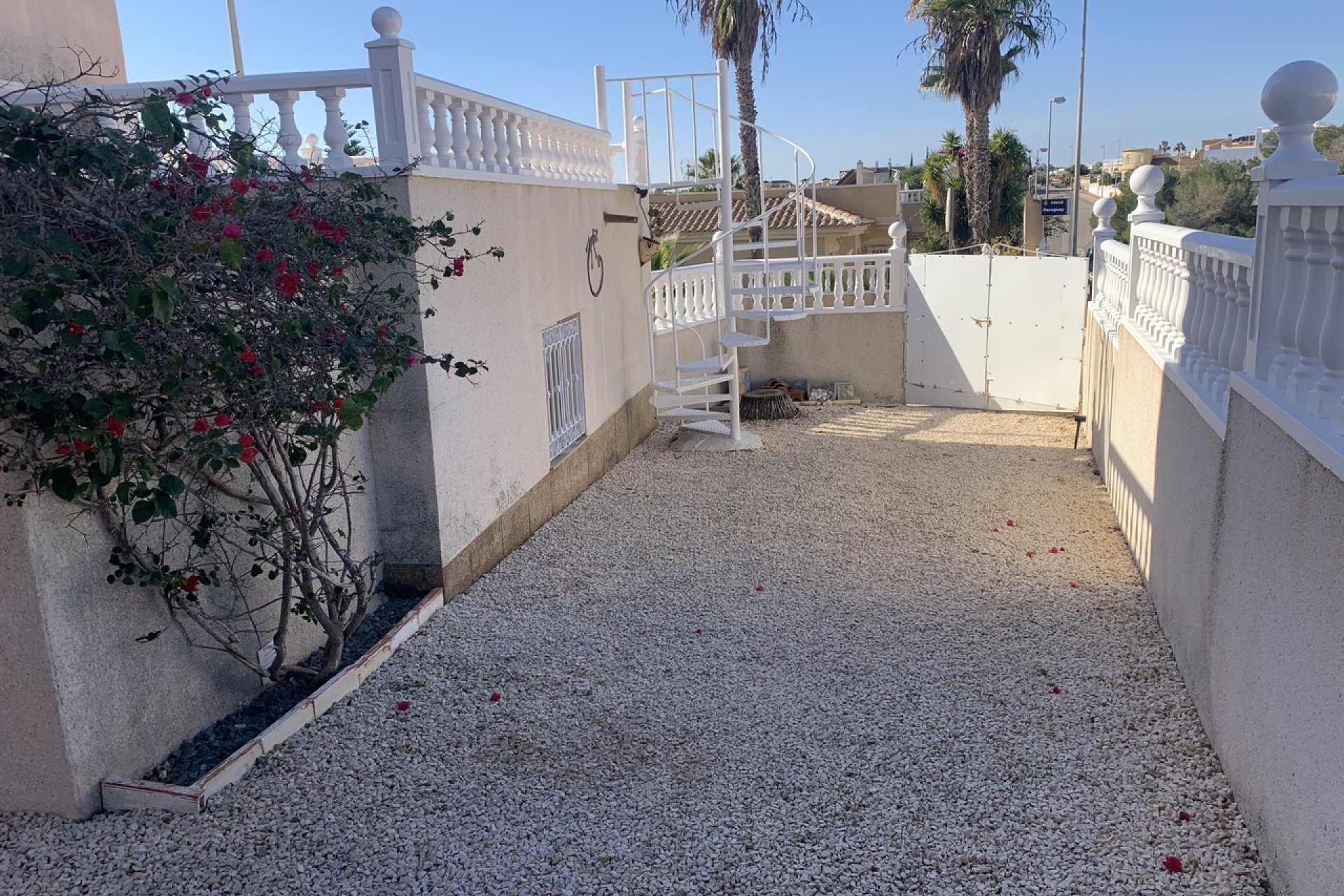 Resale - Villa -
Villamartin, Orihuela Costa - Villamartín