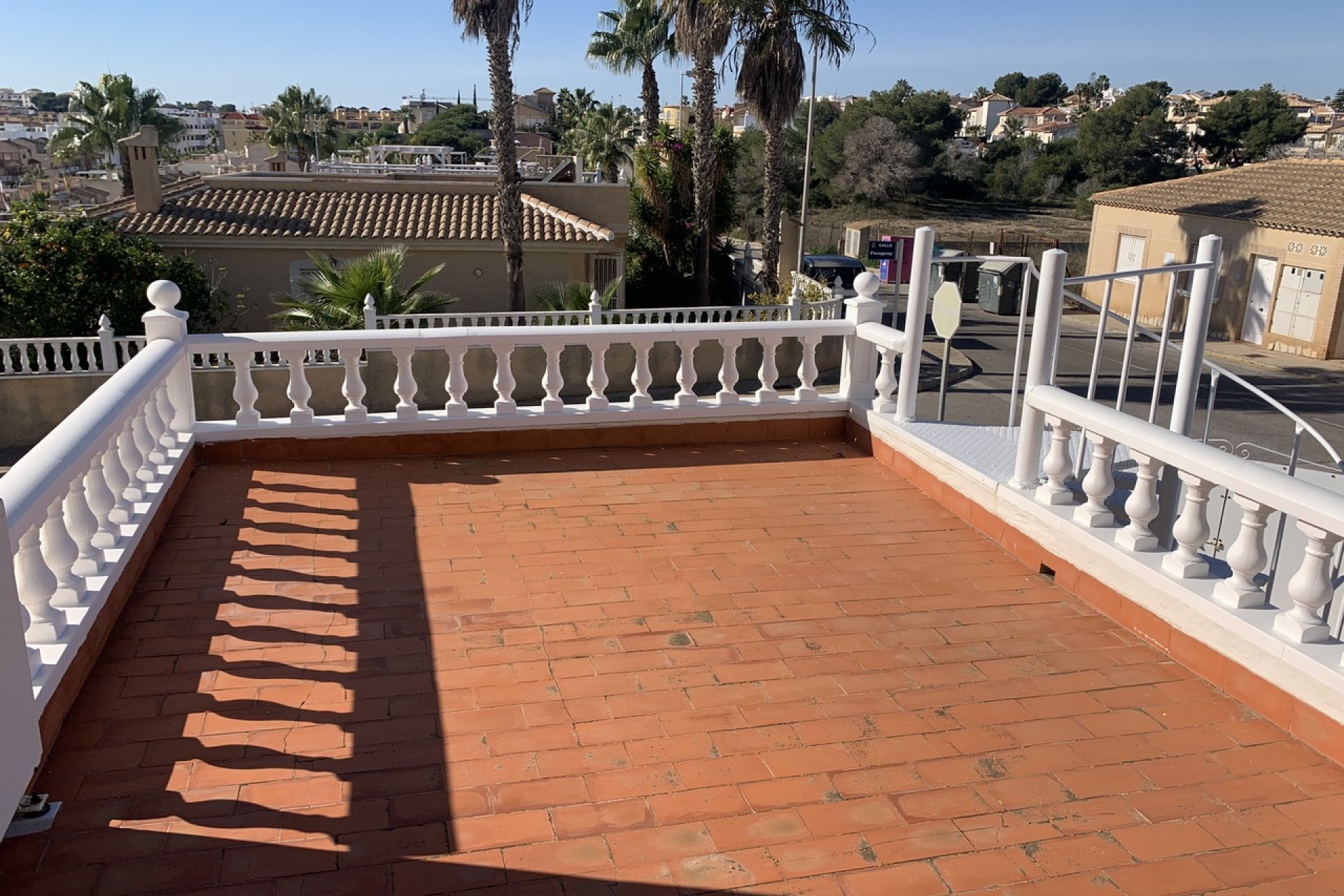Resale - Villa -
Villamartin, Orihuela Costa - Villamartín
