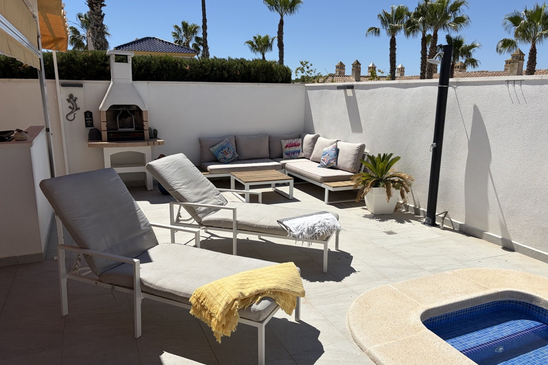 Resale - Villa -
Villamartin, Orihuela Costa - Villamartín