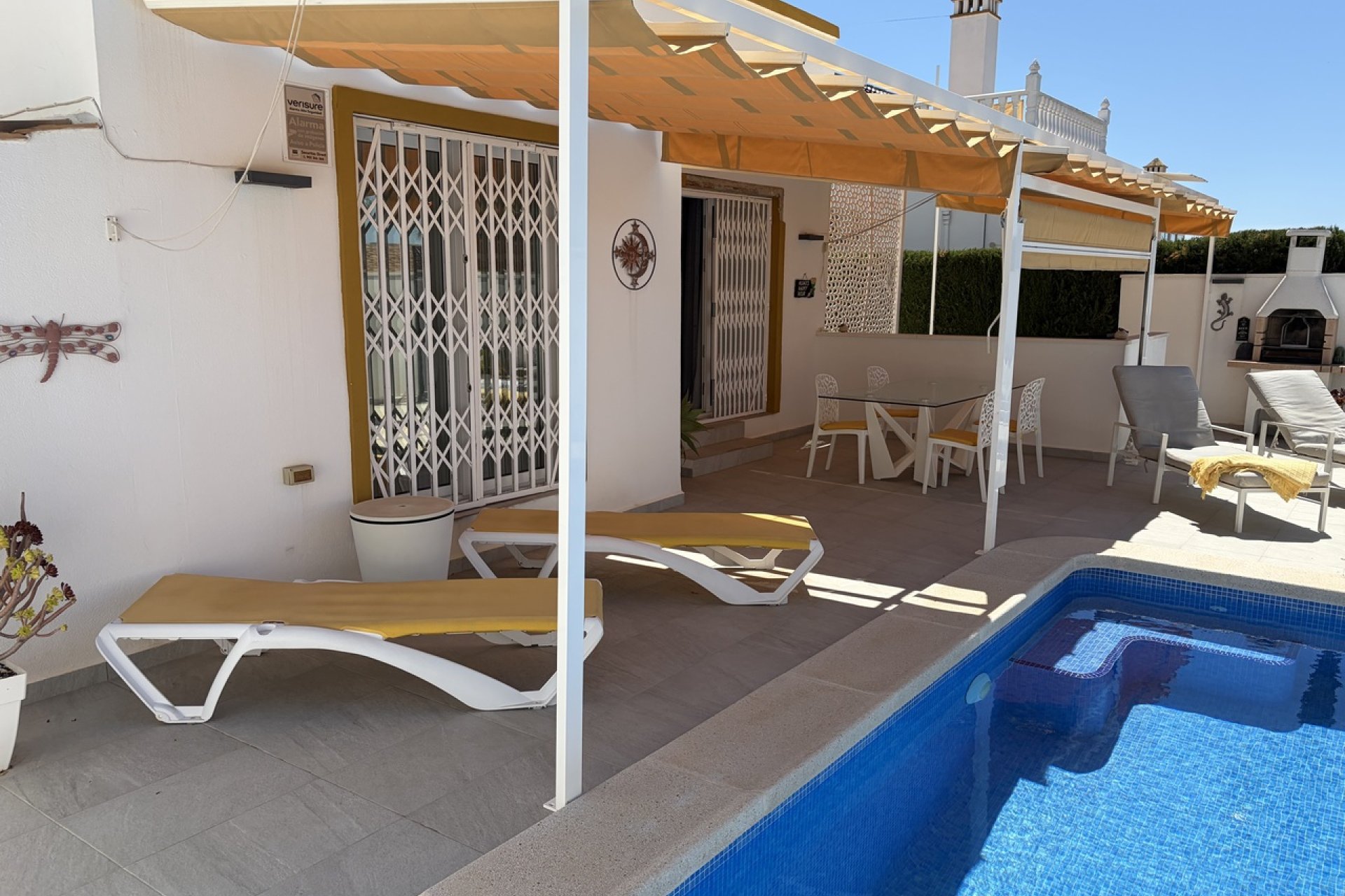Resale - Villa -
Villamartin, Orihuela Costa - Villamartín