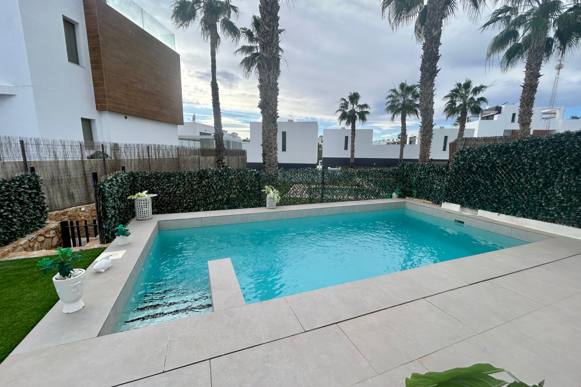 Resale - Villa -
Villamartin, Orihuela Costa - Villamartín