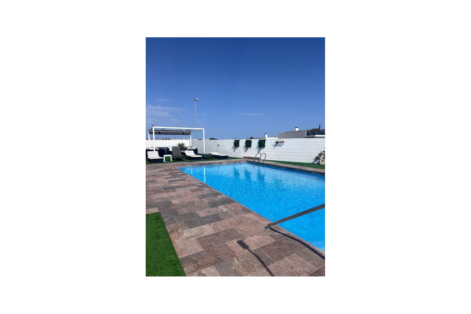 Resale - Villa -
Villamartin - PAU 8