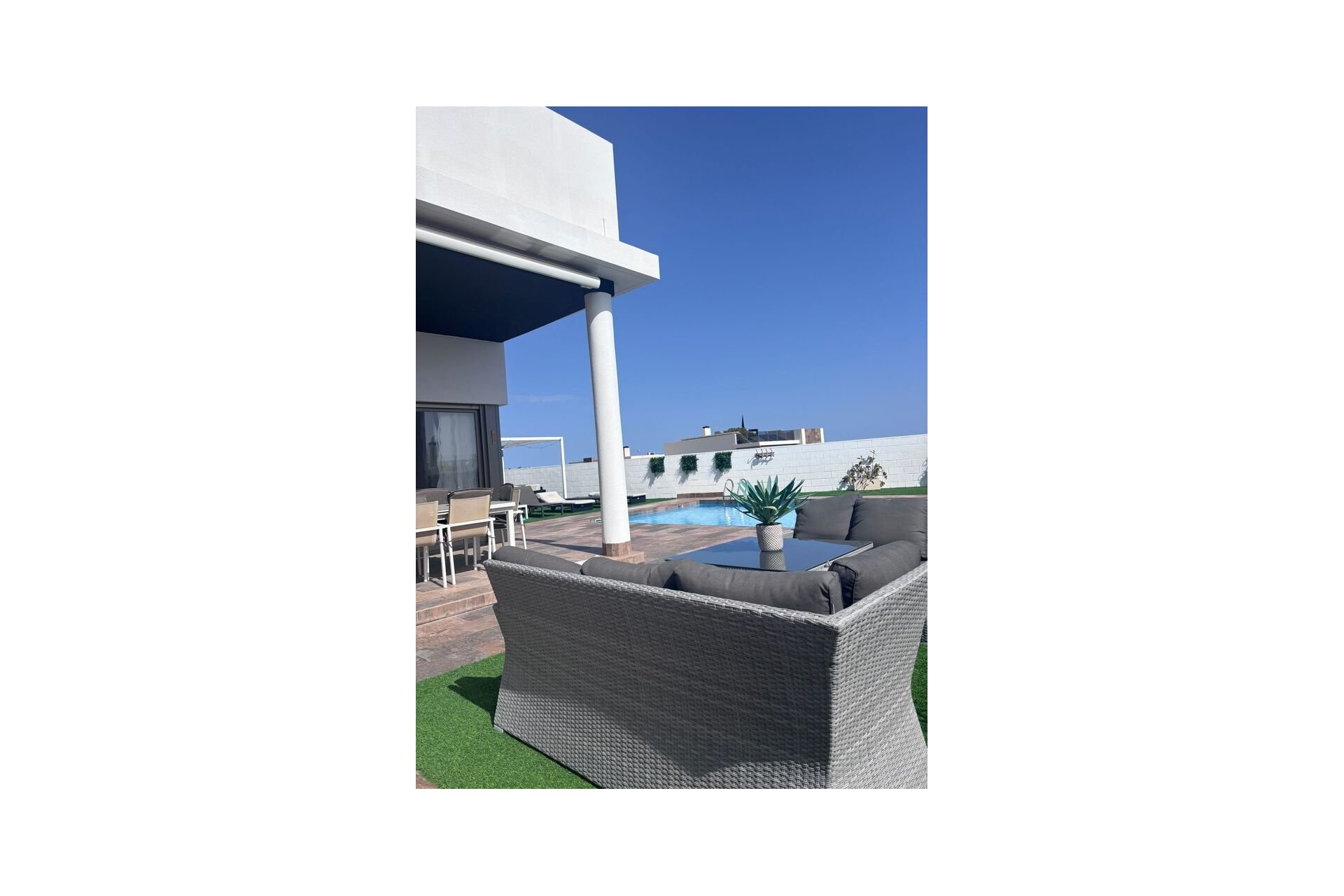 Resale - Villa -
Villamartin - PAU 8