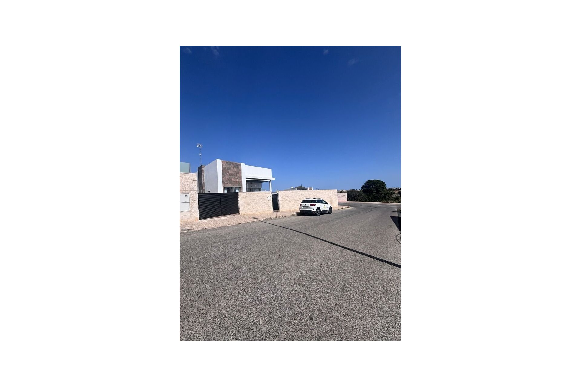 Resale - Villa -
Villamartin - PAU 8