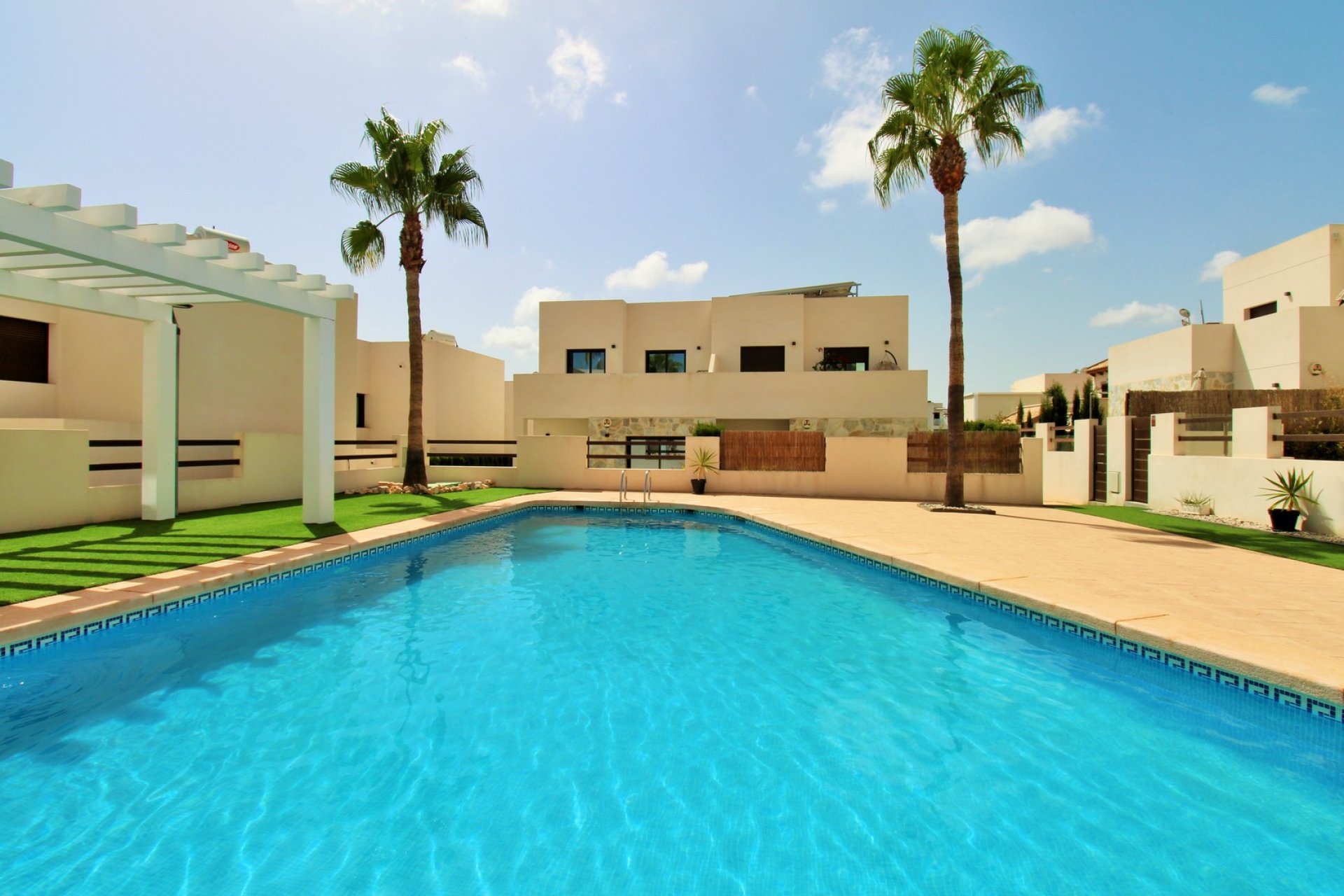 Resale - Villa -
Villamartin - PAU 8