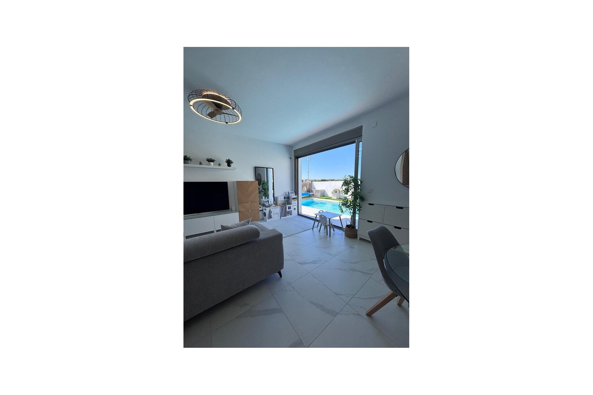 Resale - Villa -
Villamartin - PAU 8