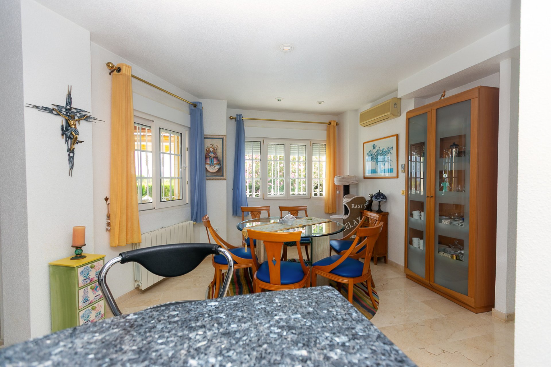 Resale - Villa -
Villamartin - Rioja