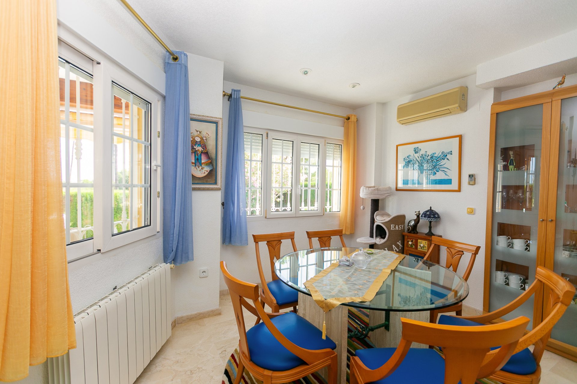 Resale - Villa -
Villamartin - Rioja