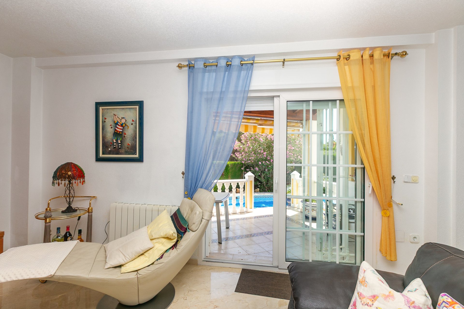Resale - Villa -
Villamartin - Rioja