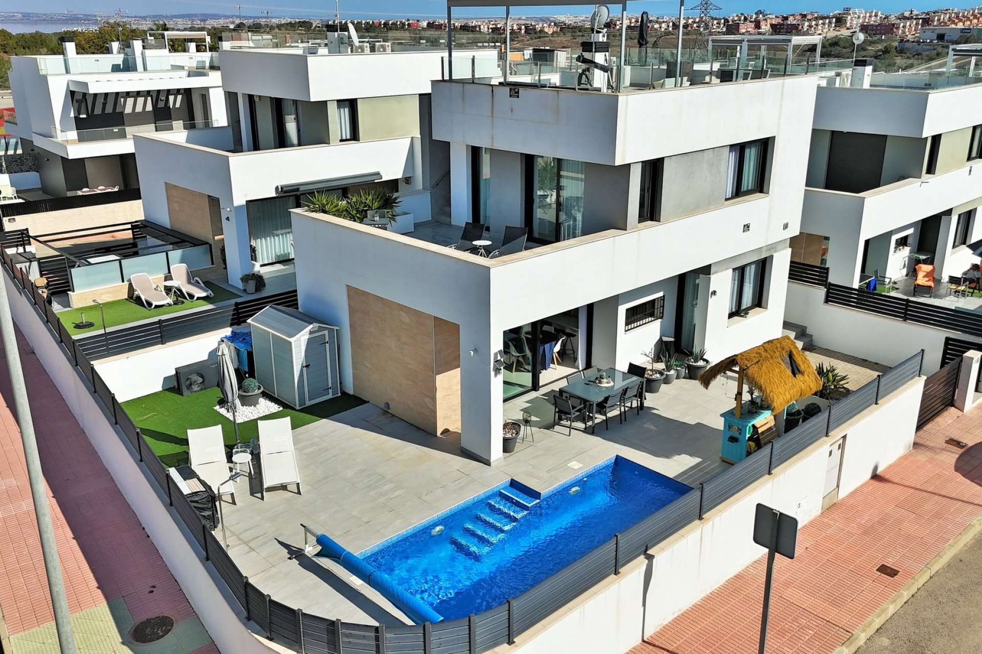 Resale - Villa -
Villamartin - Villamartín