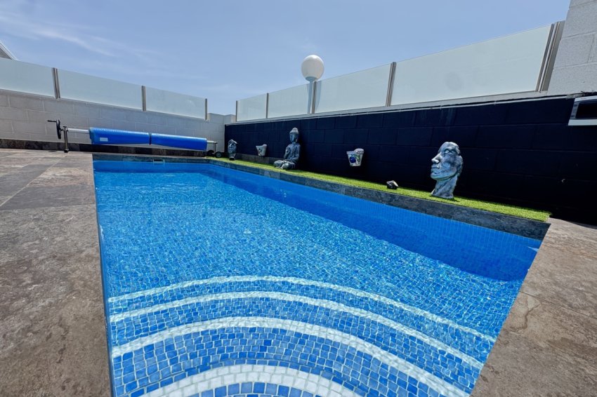 Resale - Villa -
Villamartin - Villamartín