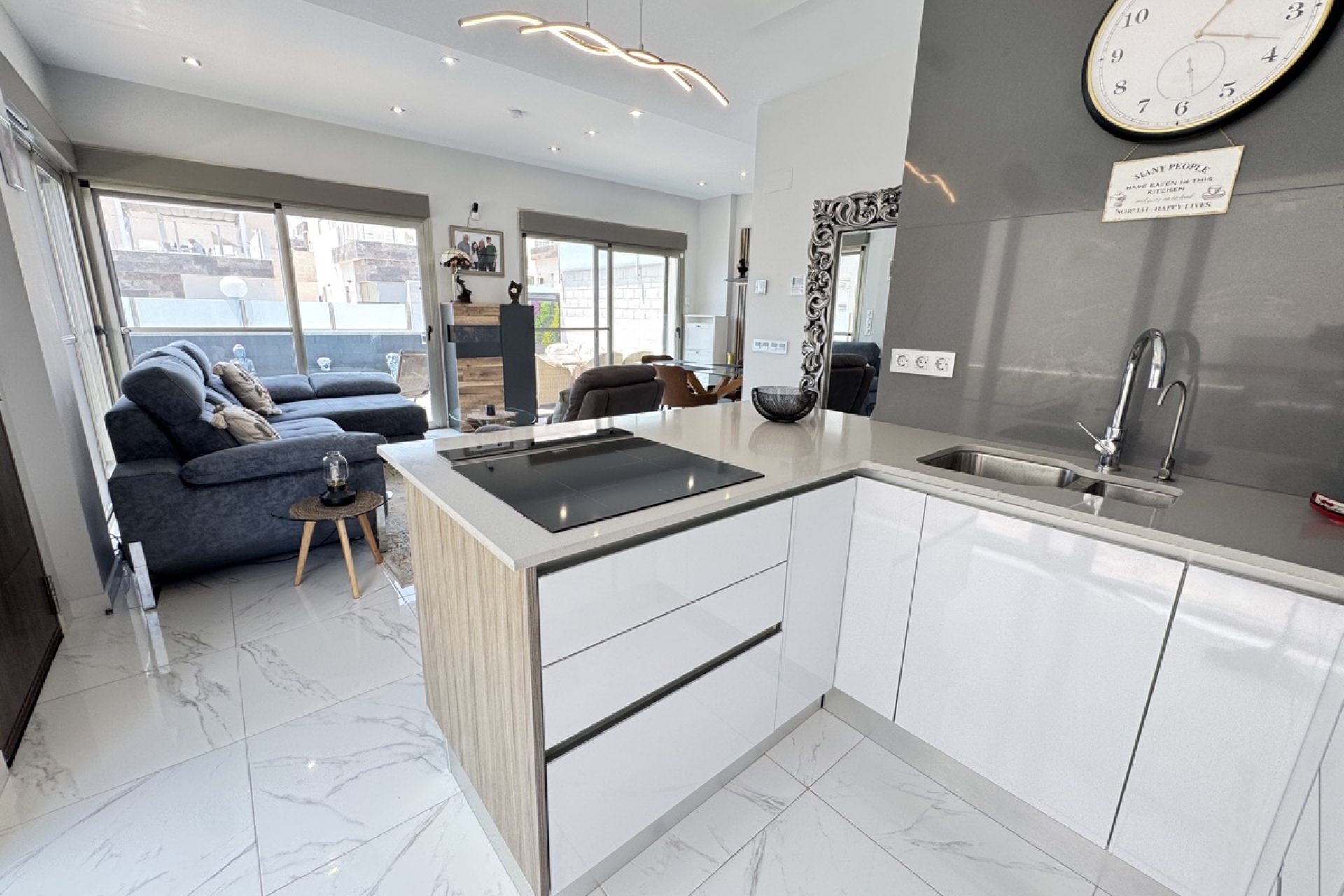 Resale - Villa -
Villamartin - Villamartín