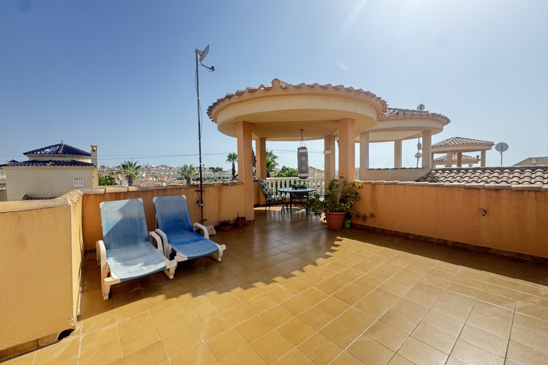 Resale - Villa -
Villamartin - Villamartín