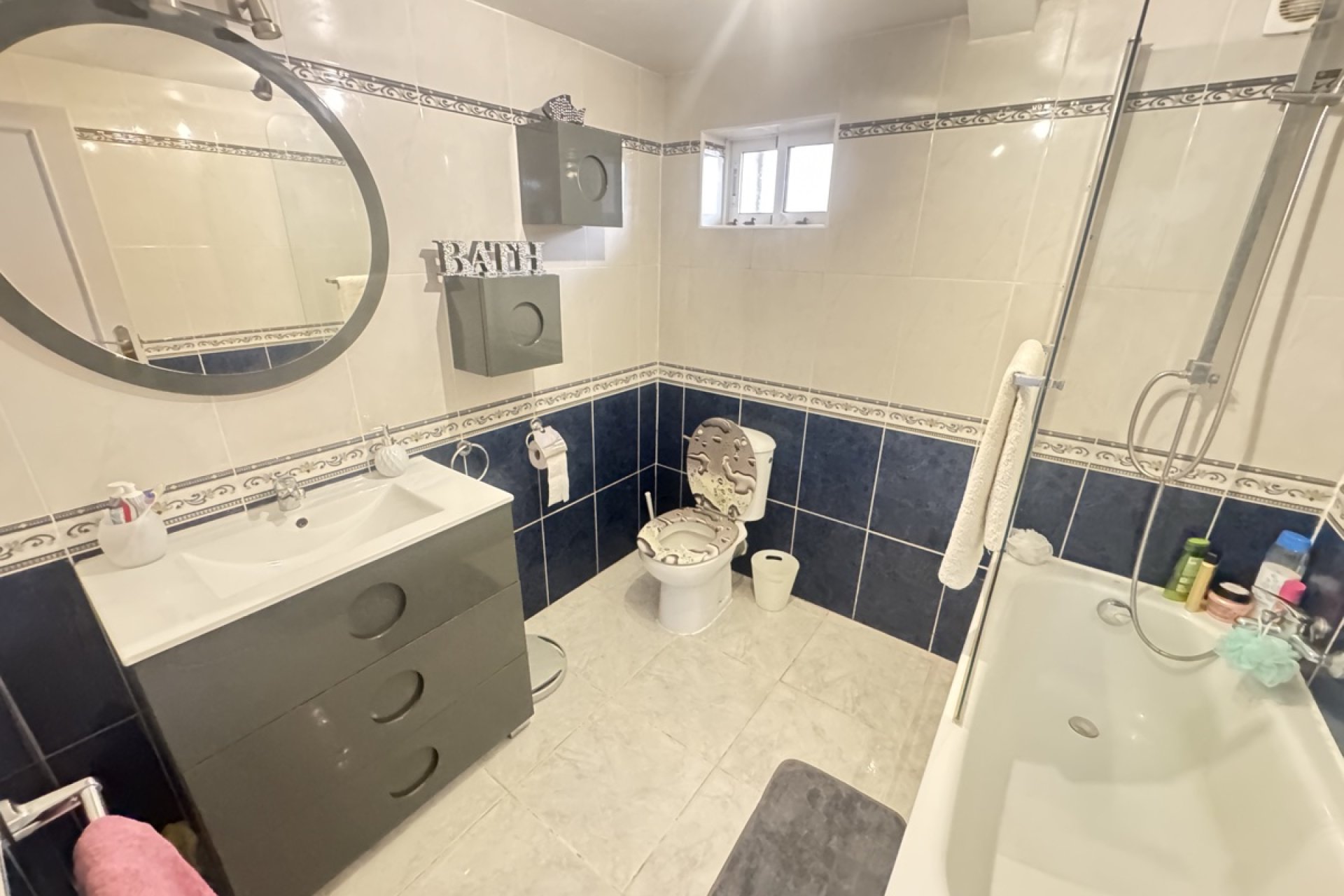 Resale - Villa -
Villamartin - Villamartín