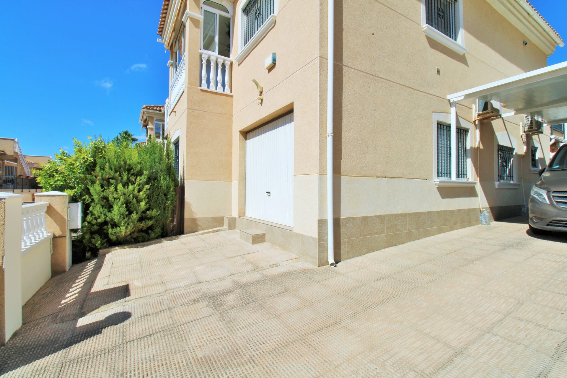 Resale - Villa -
Villamartin - Villamartín