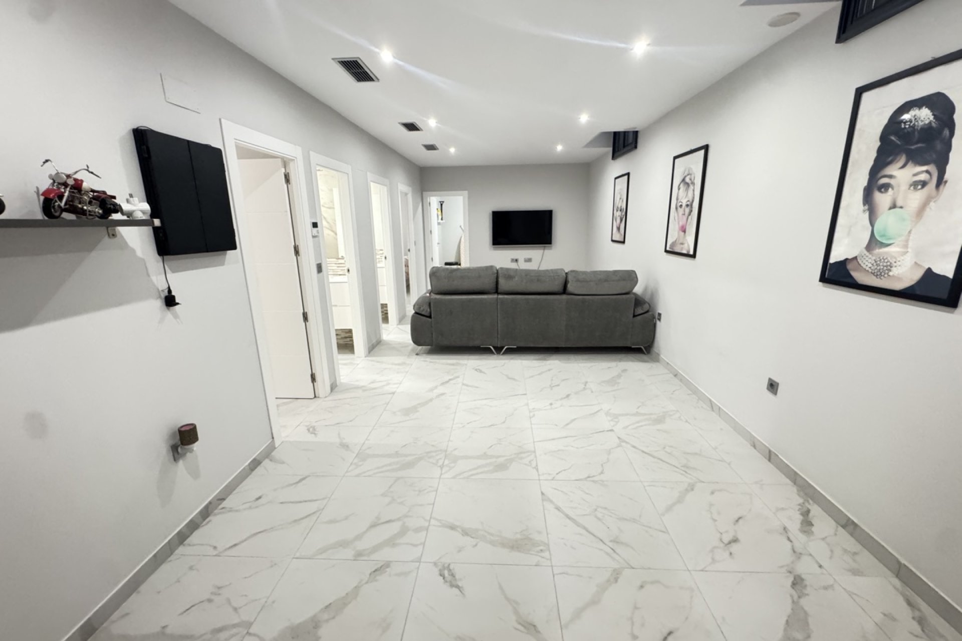 Resale - Villa -
Villamartin - Villamartín