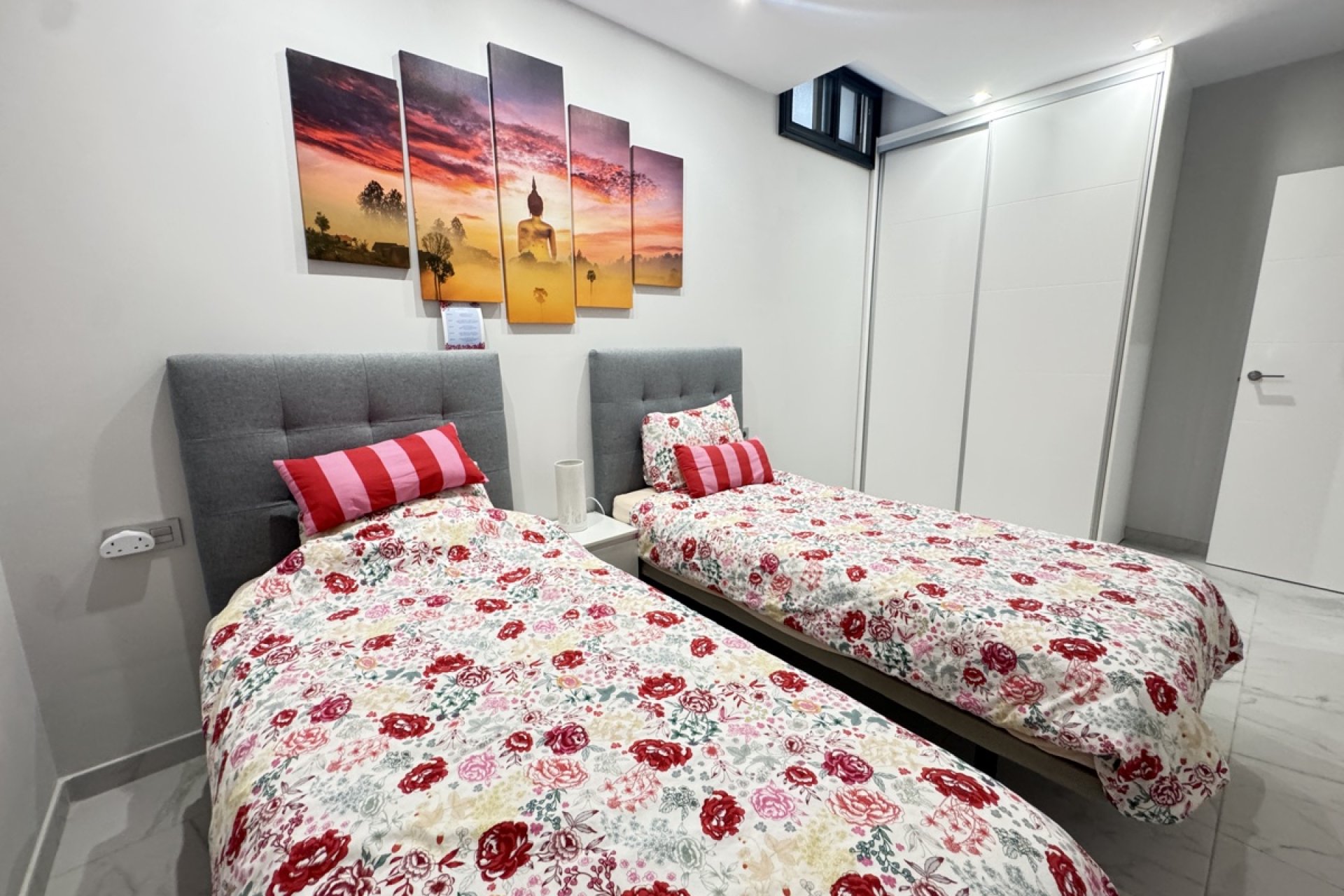 Resale - Villa -
Villamartin - Villamartín