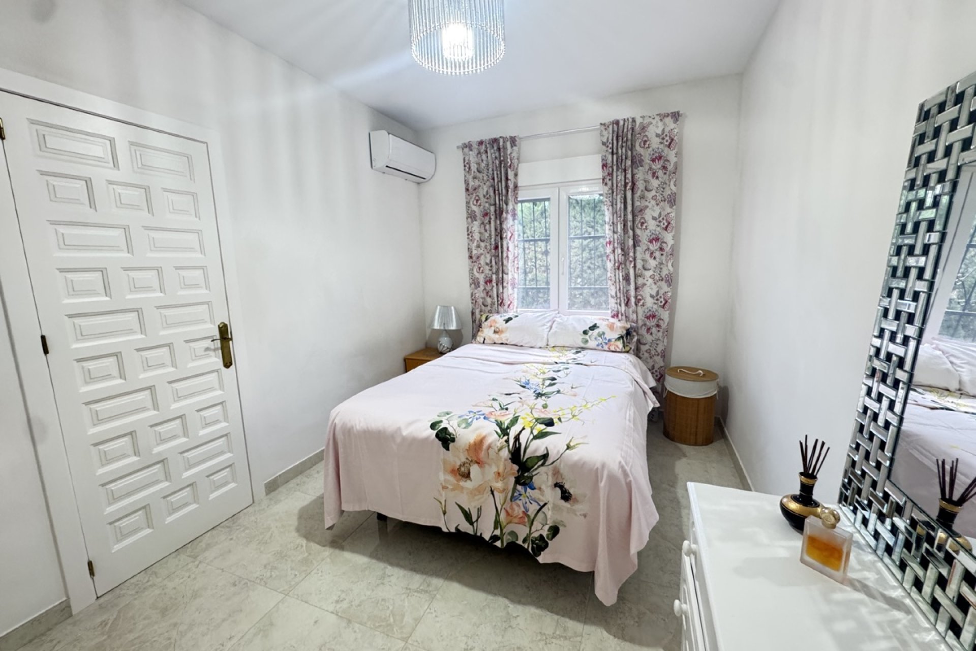 Resale - Villa -
Villamartin - Villamartín