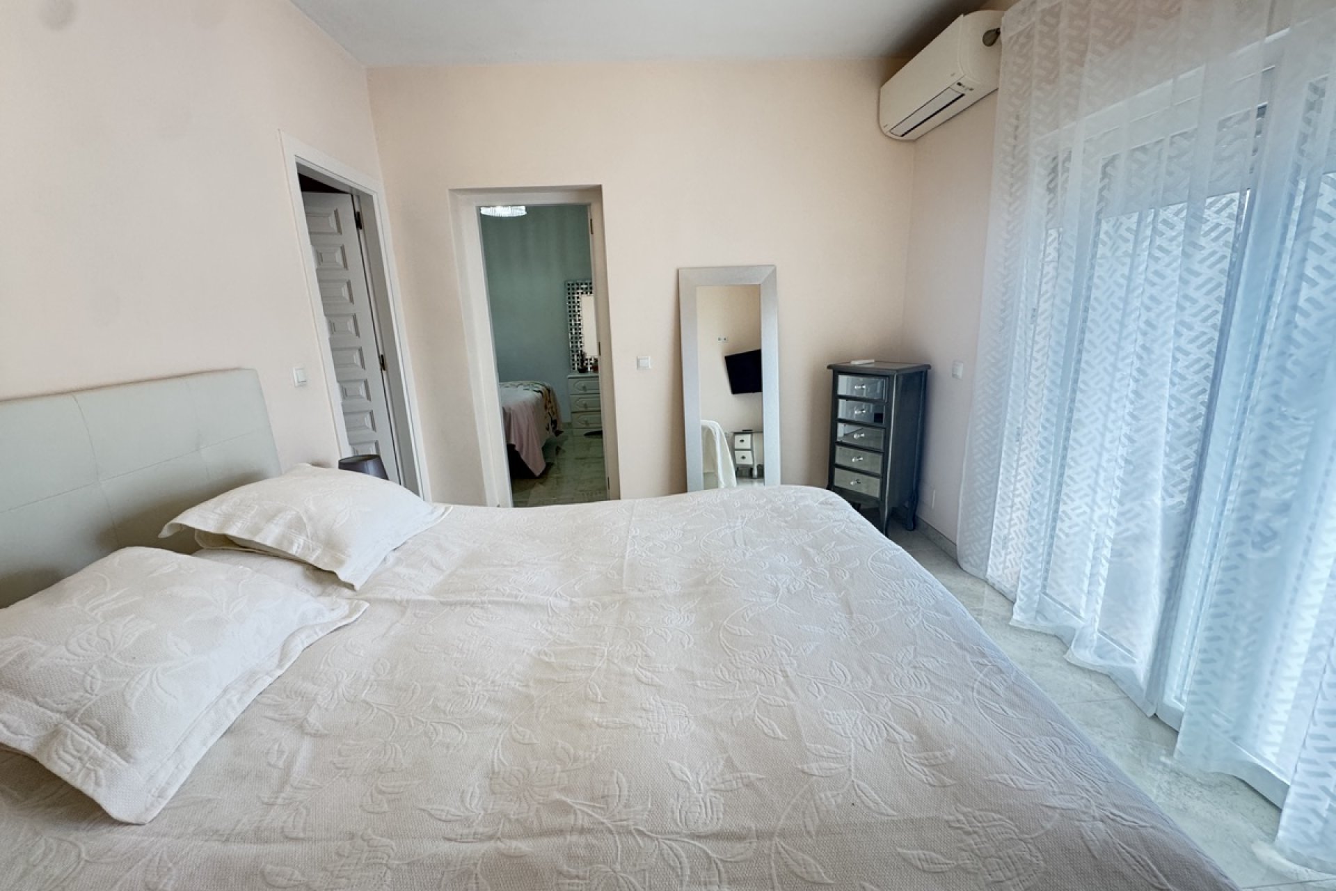 Resale - Villa -
Villamartin - Villamartín