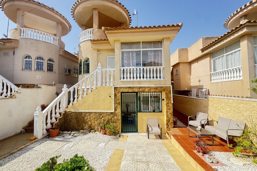 Resale - Villa -
Villamartin - Villamartín
