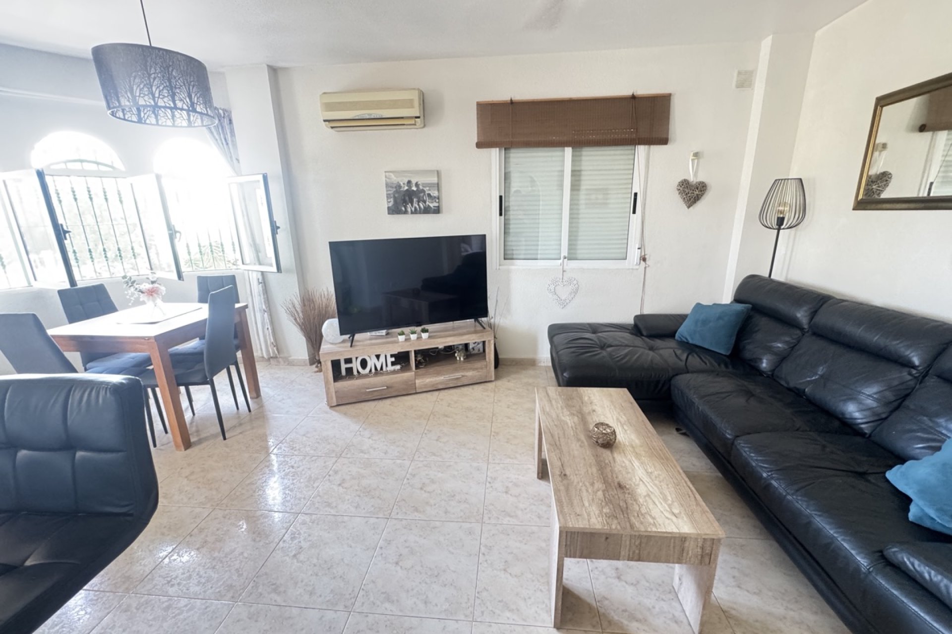 Resale - Villa -
Villamartin - Villamartín
