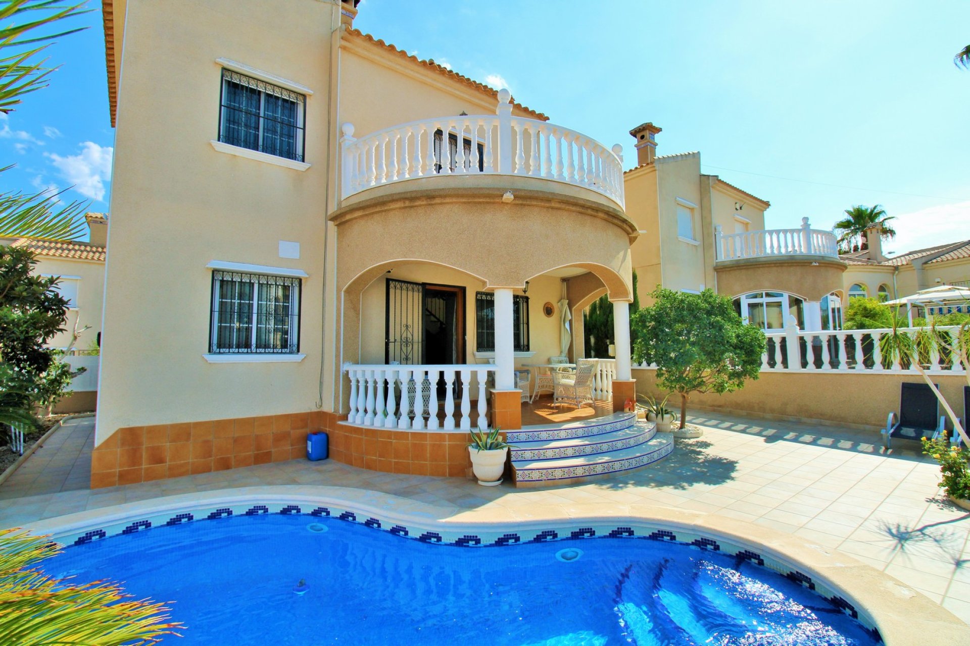 Resale - Villa -
Villamartin - Villamartín