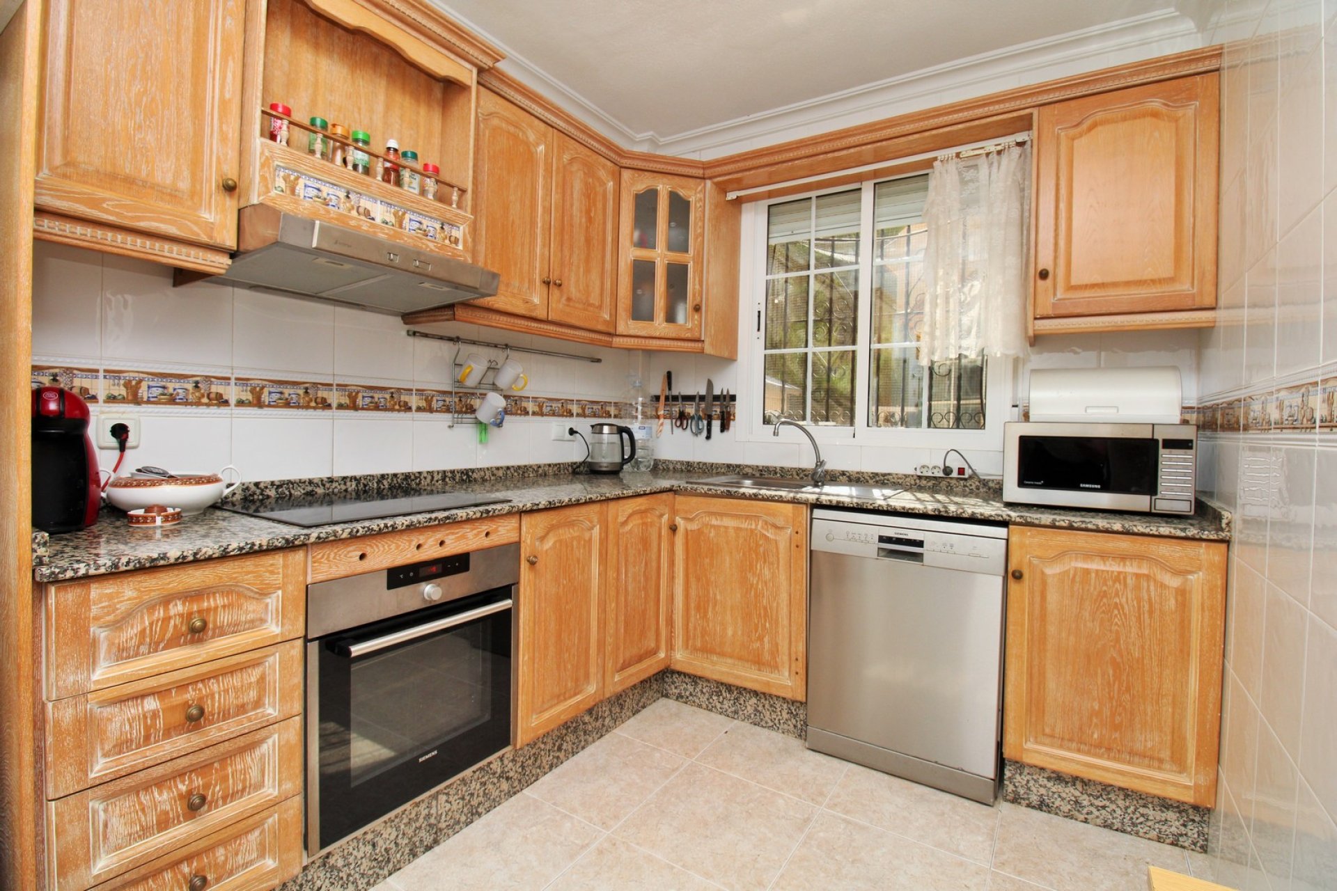 Resale - Villa -
Villamartin - Villamartín