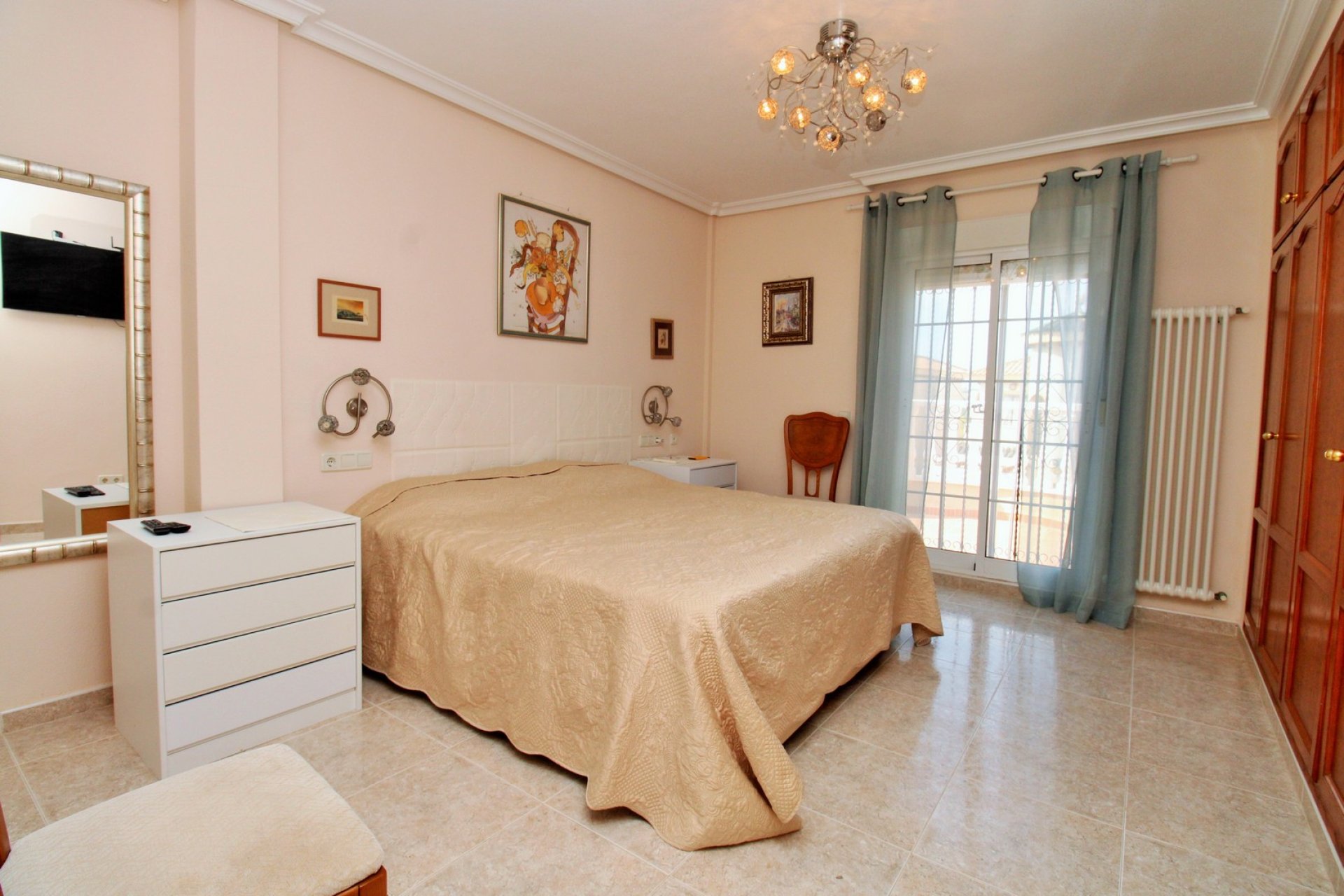 Resale - Villa -
Villamartin - Villamartín
