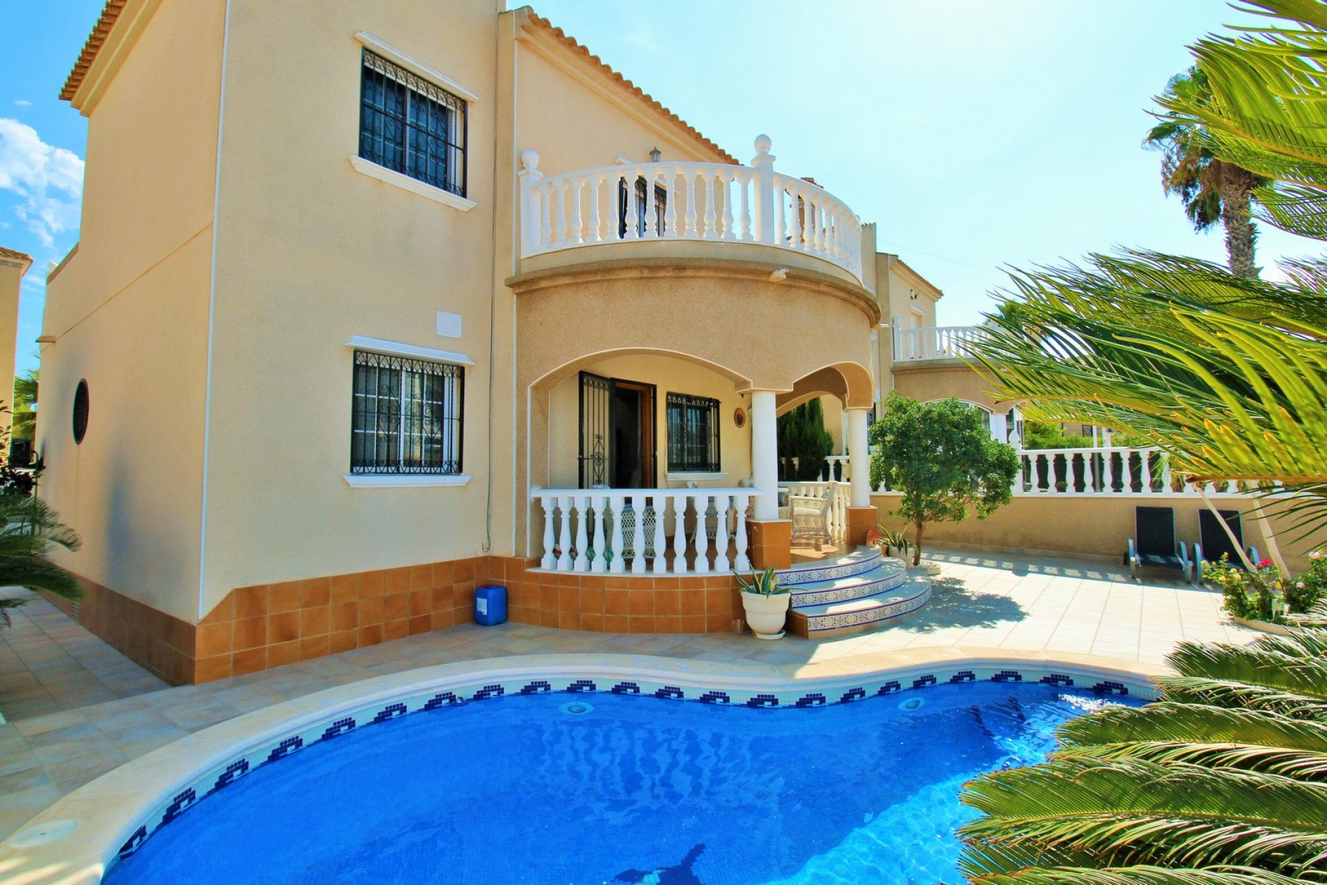 Resale - Villa -
Villamartin - Villamartín