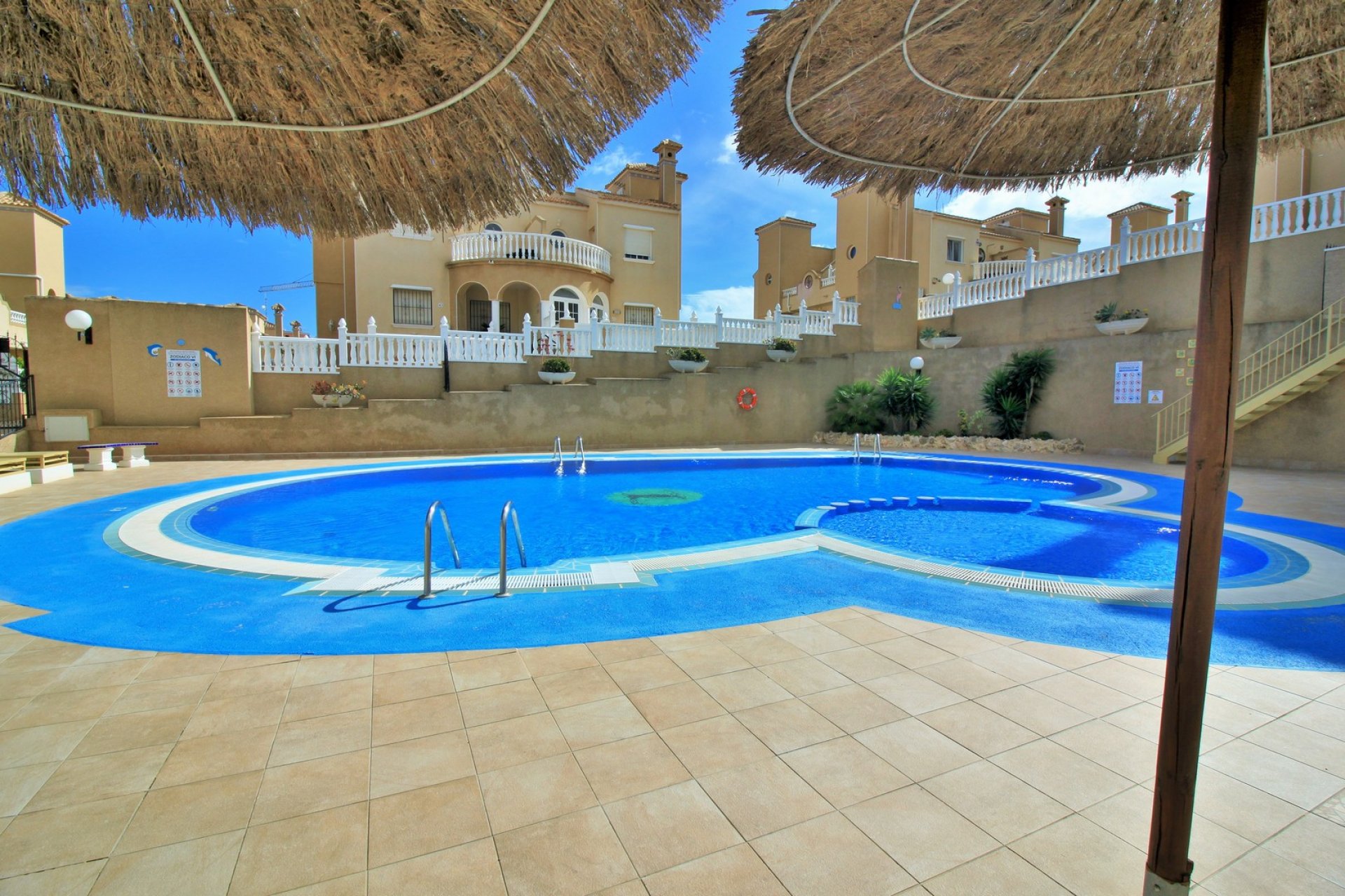 Resale - Villa -
Villamartin - Villamartín