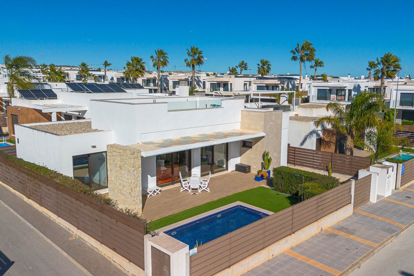 Resale - Villa -
Vistabella Golf