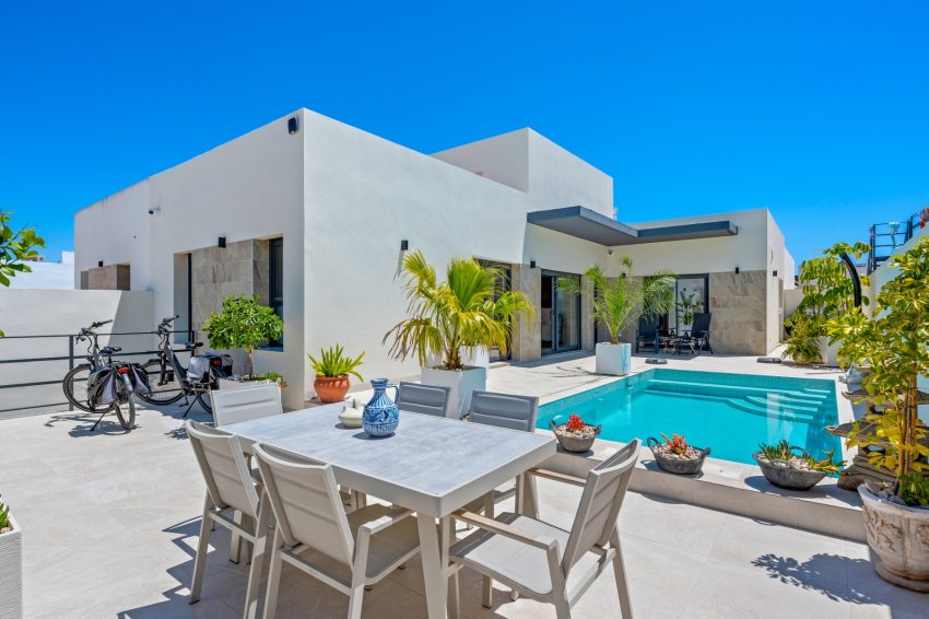Reventa - 6. Detached villa -
Daya Nueva - Costa Blanca South