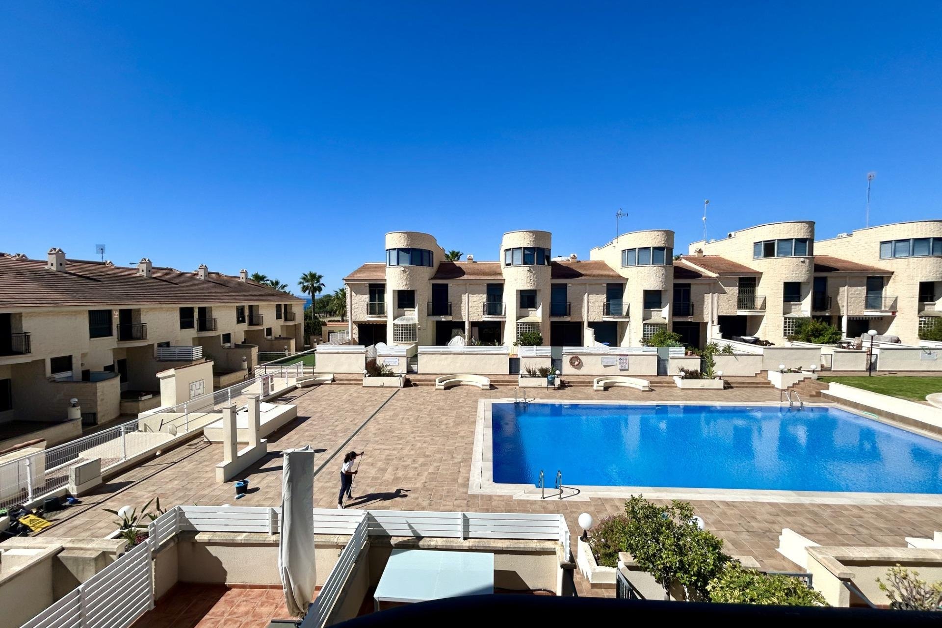 Reventa - Adosado -
Orihuela Costa - Aguamarina