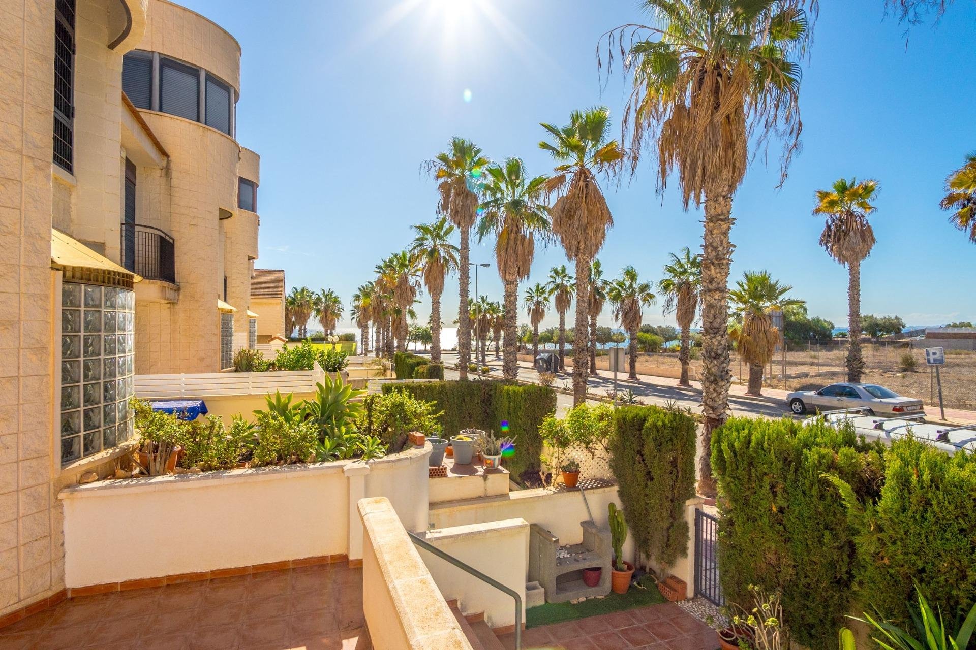 Reventa - Adosado -
Orihuela Costa - Cabo Roig