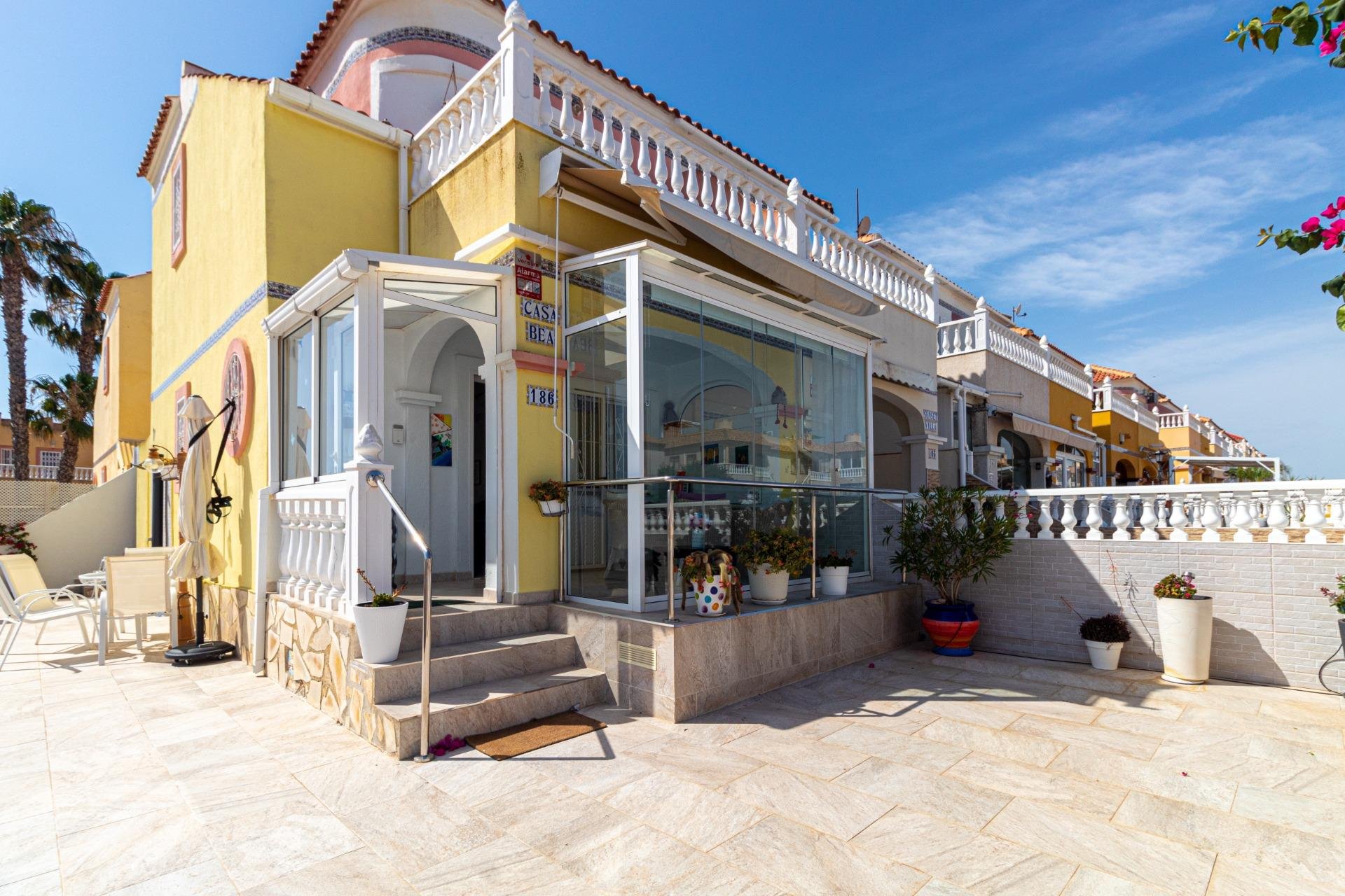 Reventa - Adosado -
Orihuela Costa - La Regia
