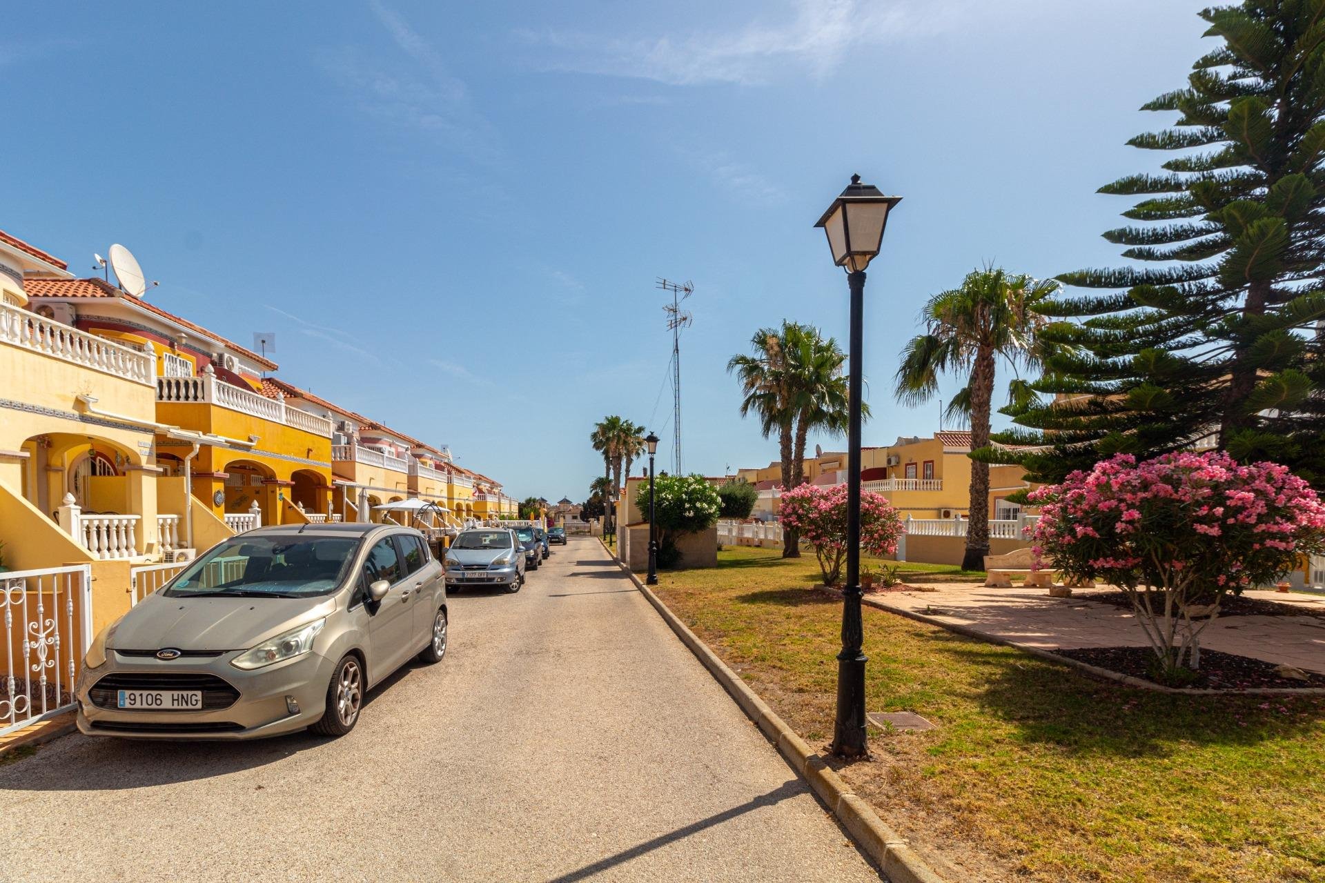 Reventa - Adosado -
Orihuela Costa - La Regia