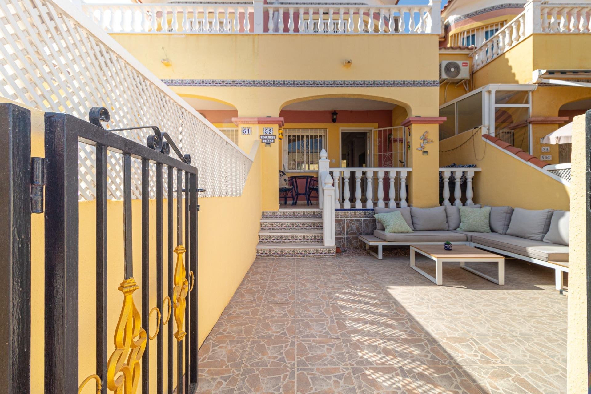 Reventa - Adosado -
Orihuela Costa - La Regia