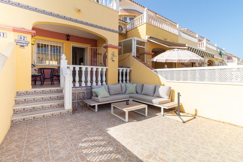 Reventa - Adosado -
Orihuela Costa - La Regia